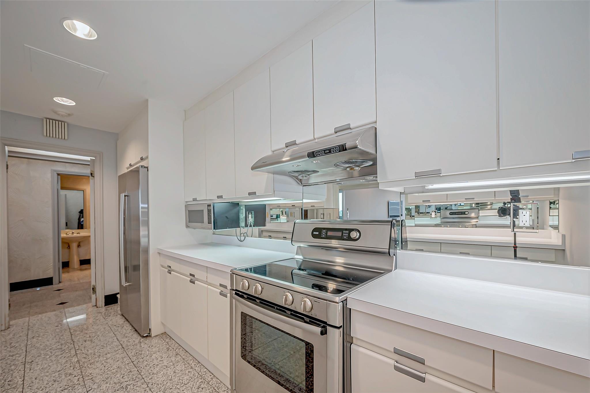 1111 Hermann Drive # 6E