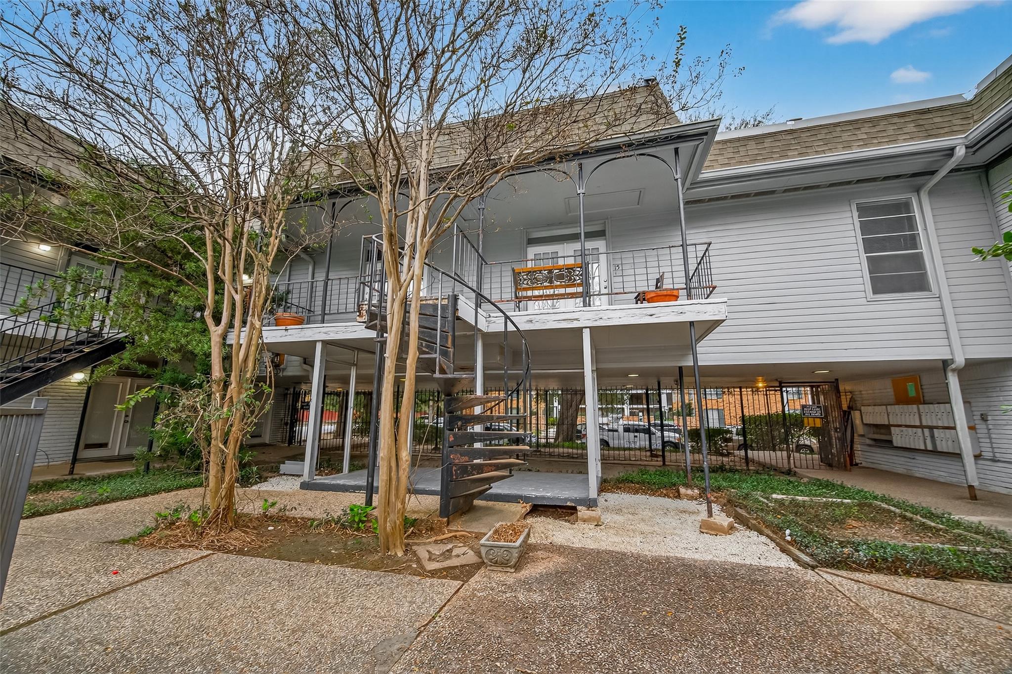 3300 Yorktown Street # 15
