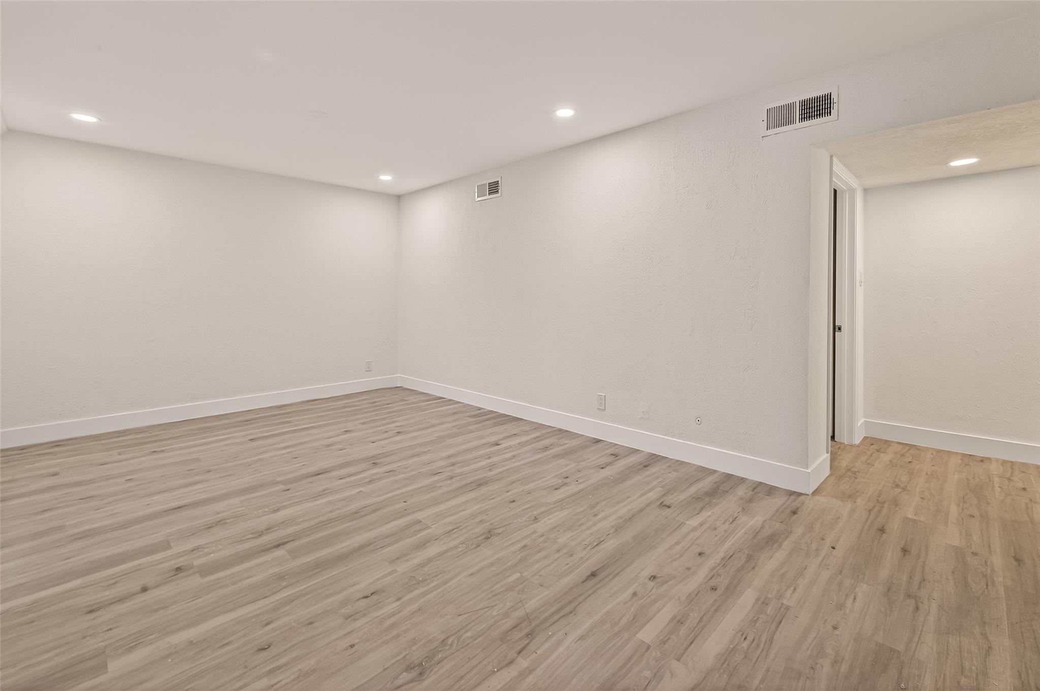 3300 Yorktown Street # 15