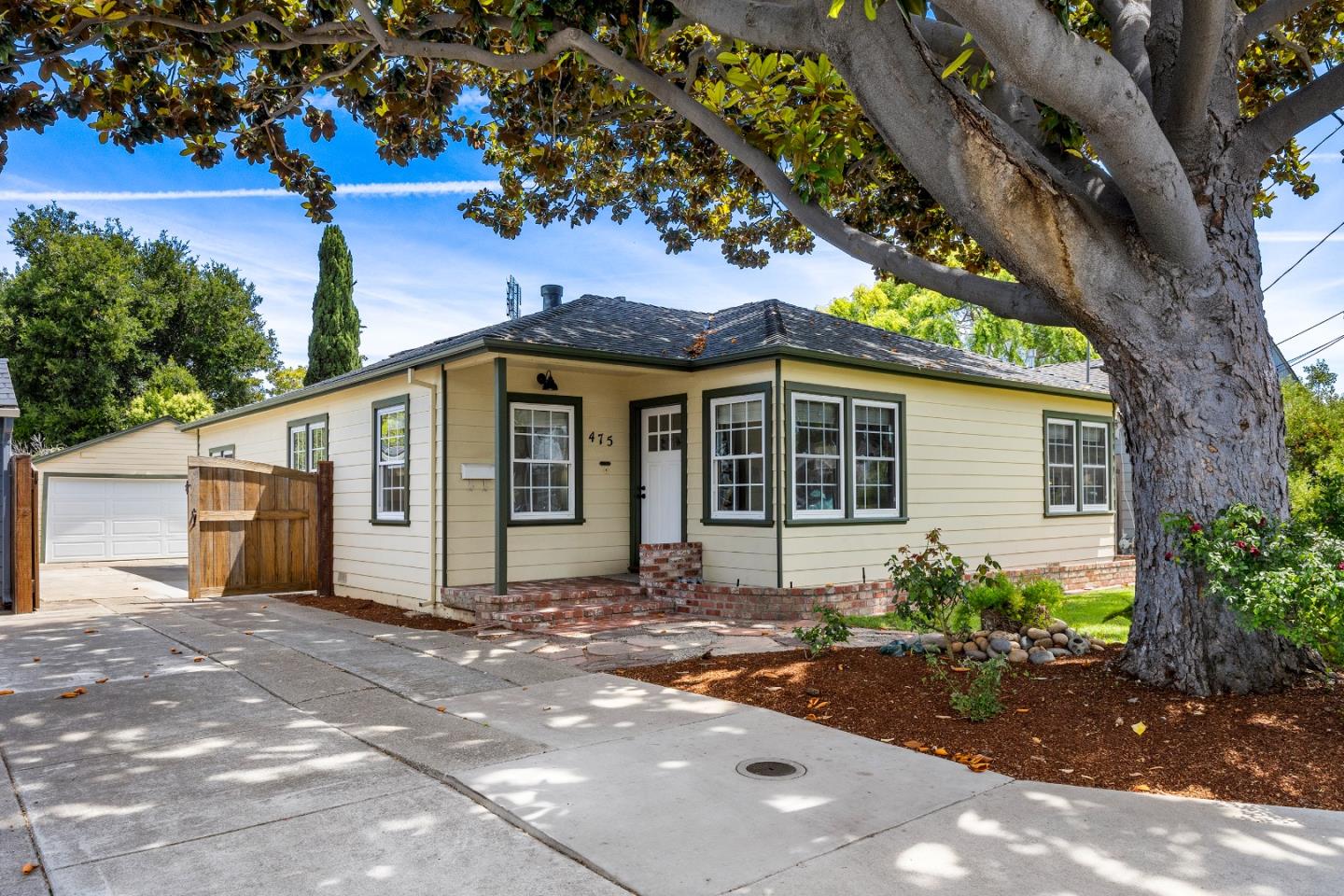 475 Vine AVE