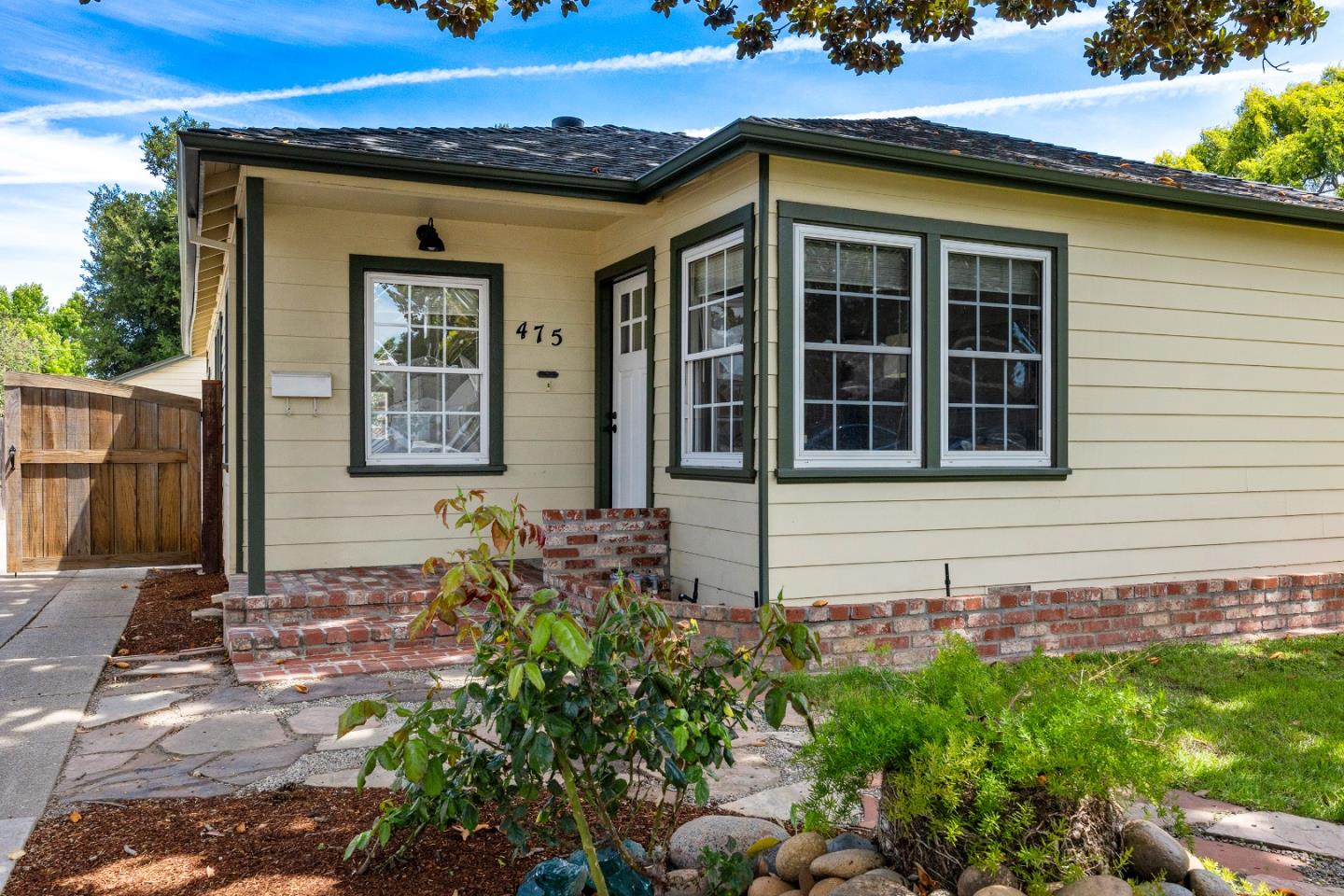 475 Vine AVE