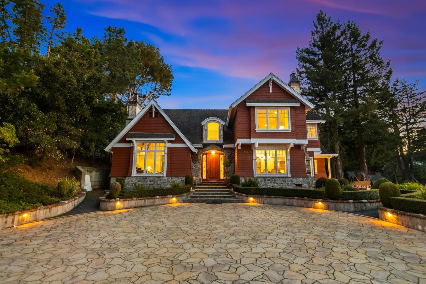 589 California WAY