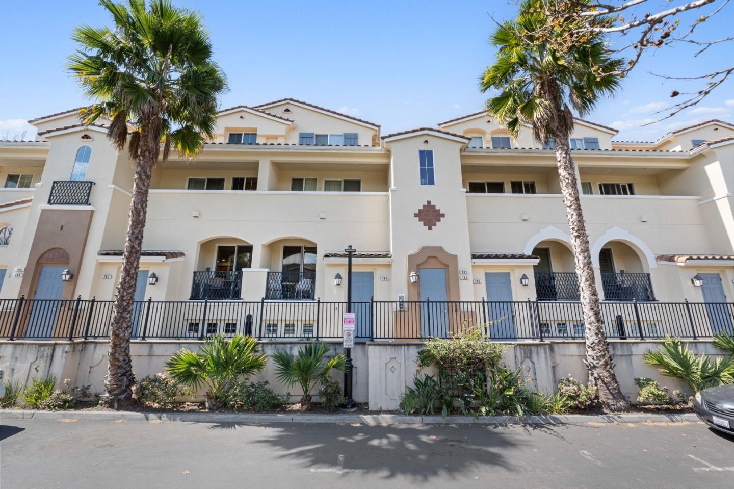 789 Parc LN