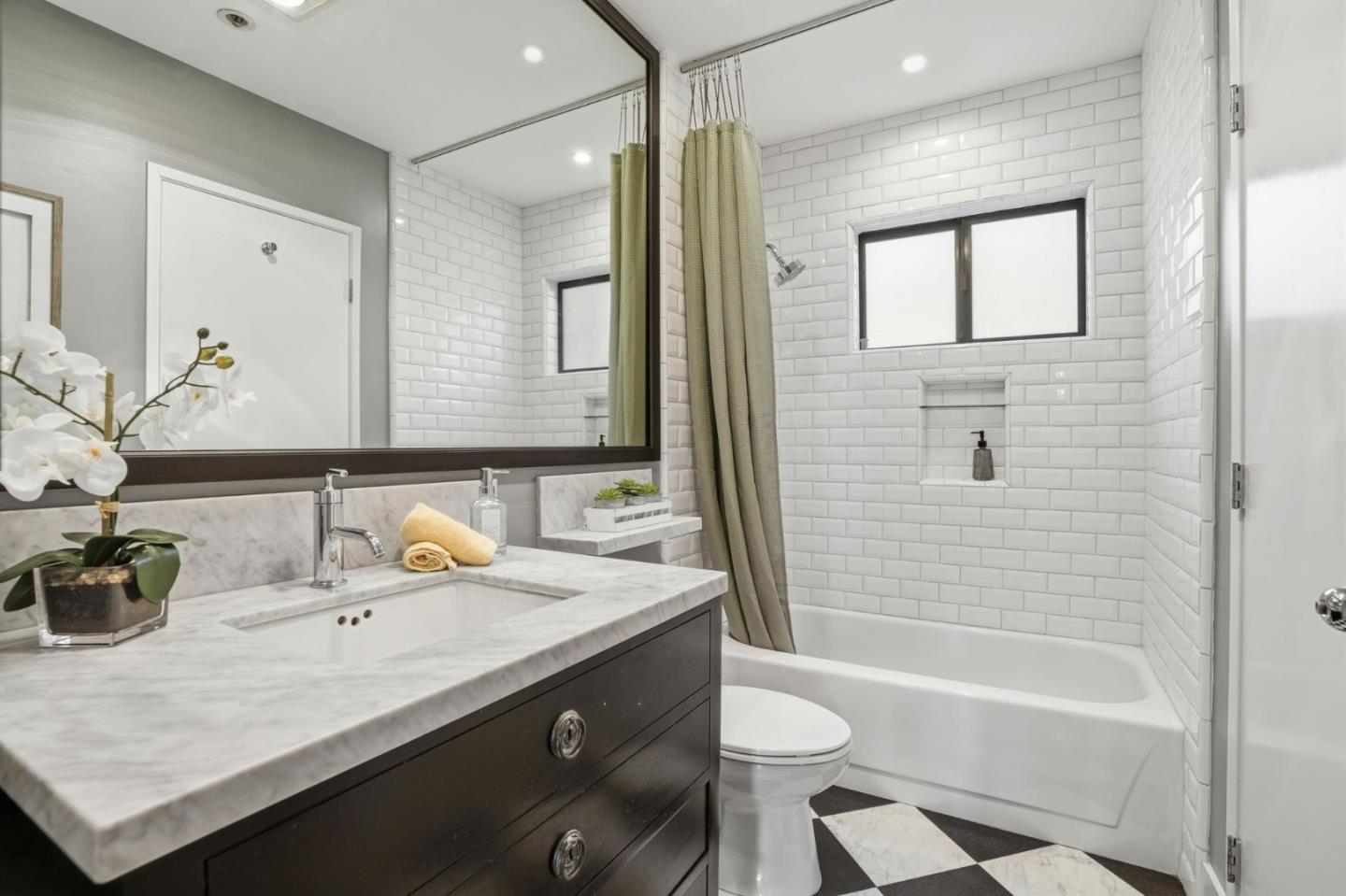 4250 El Camino Real C226