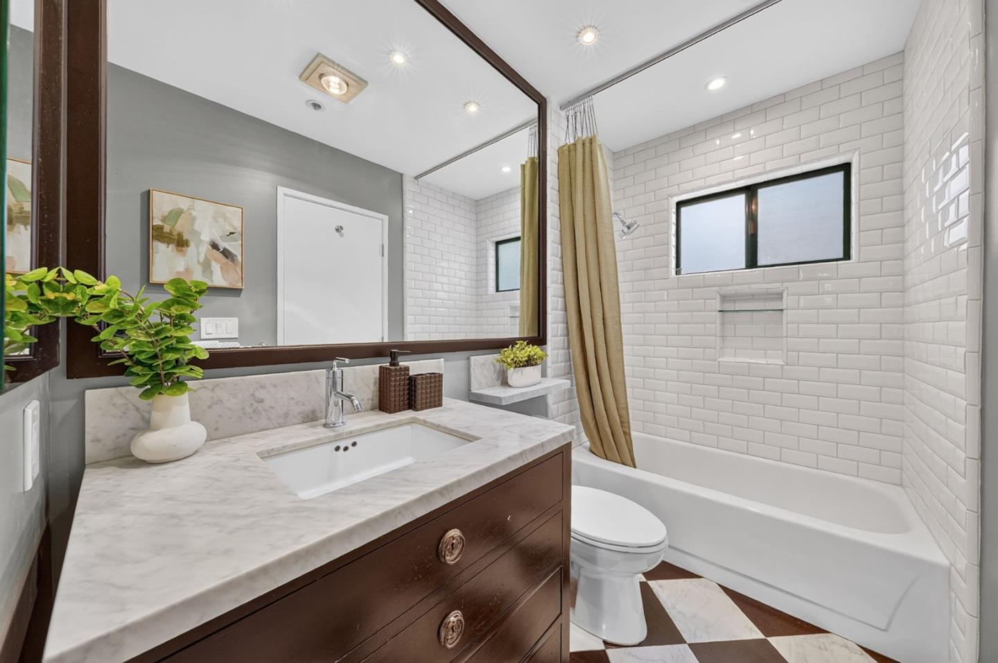 4250 El Camino Real C226