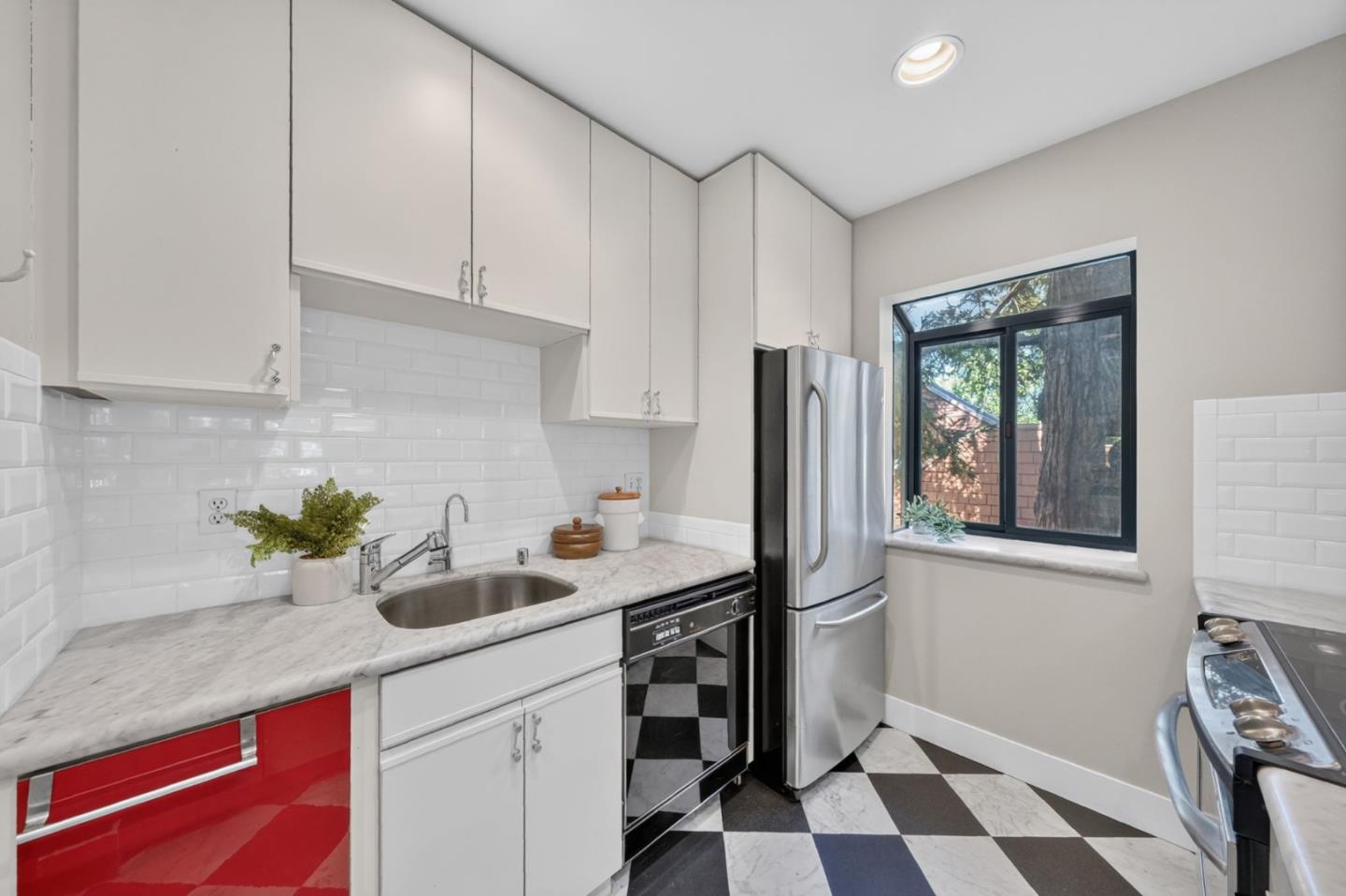 4250 El Camino Real C226
