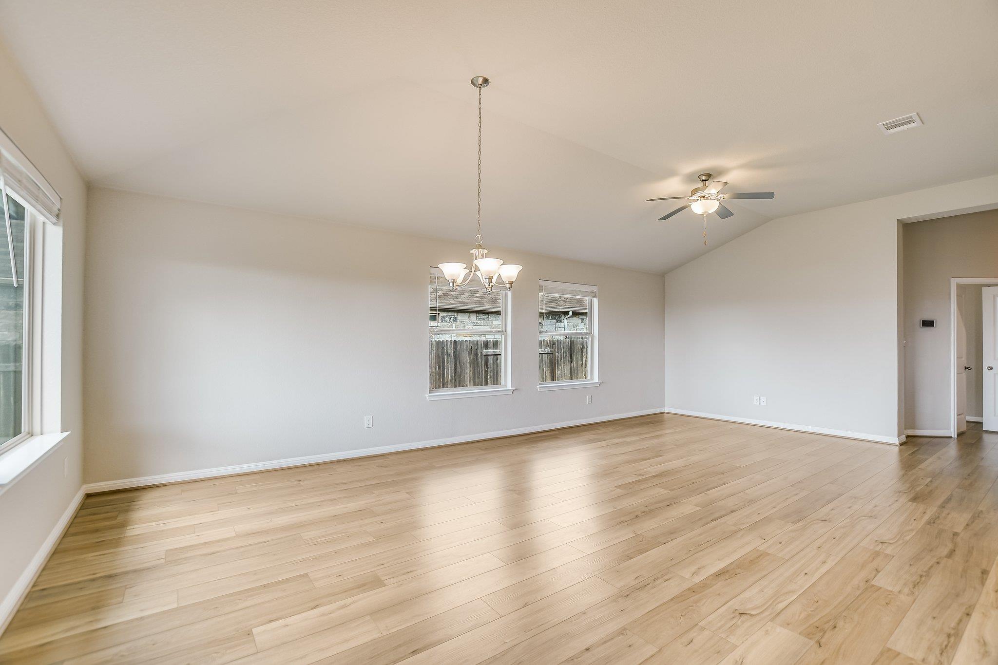 309 Chickasaw LN