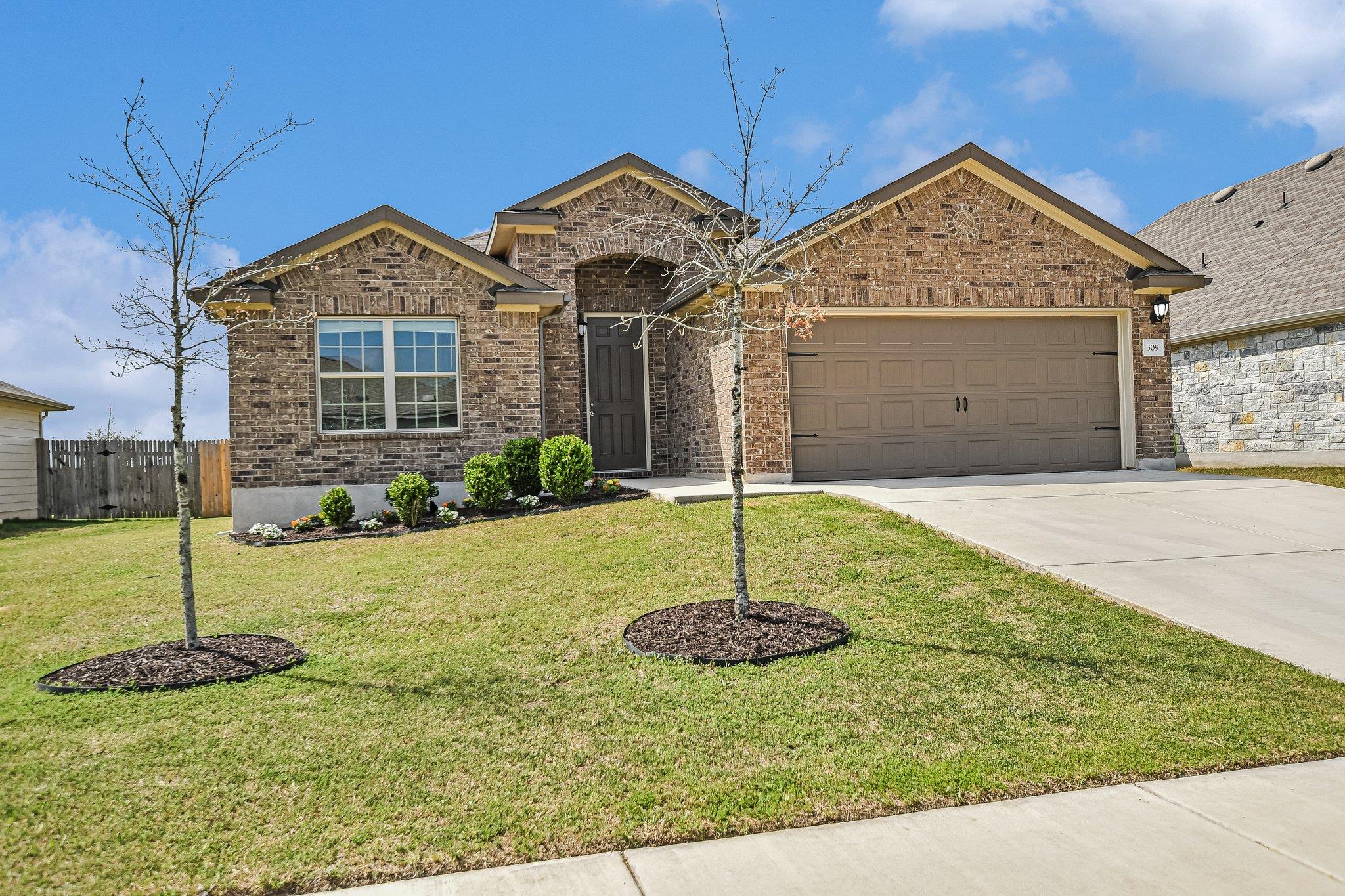 309 Chickasaw LN