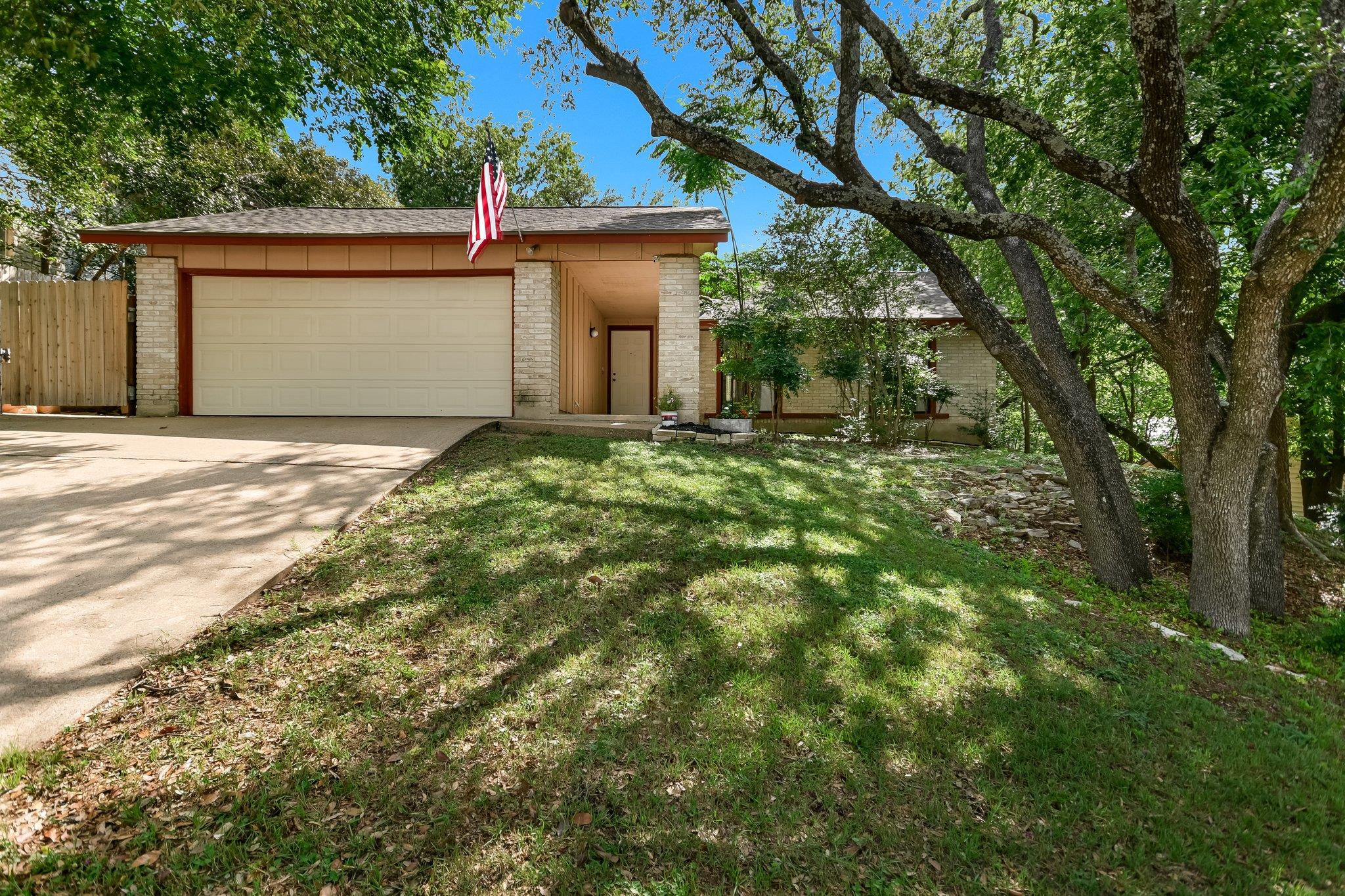 8702 Wildridge DR