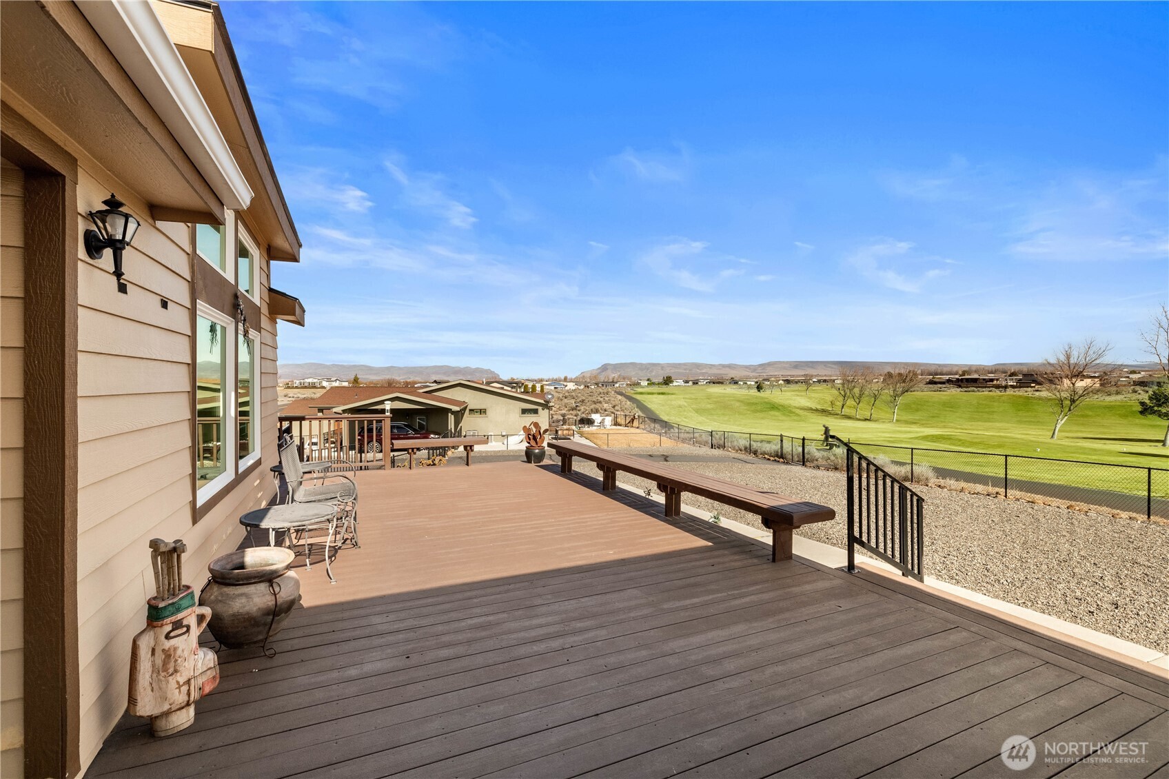 505 Desert Aire Dr SW