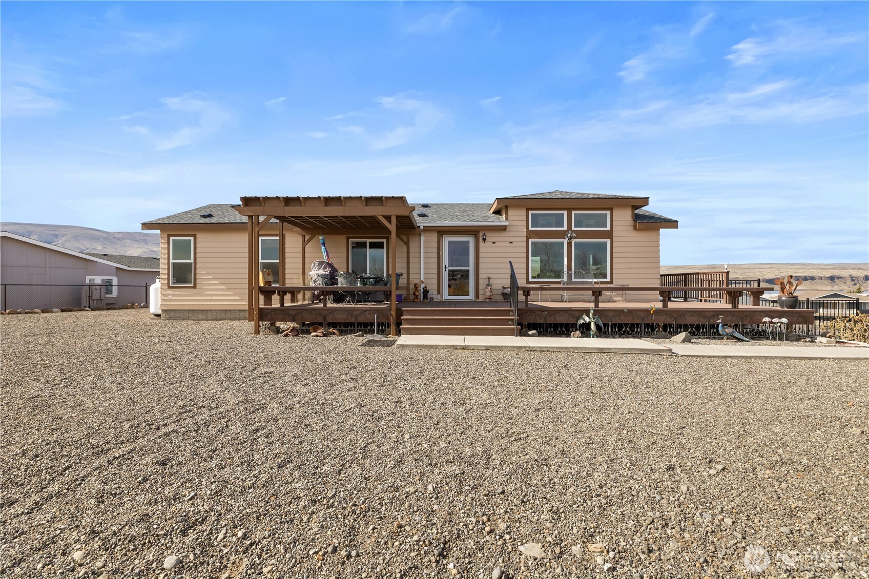 505 Desert Aire Dr SW