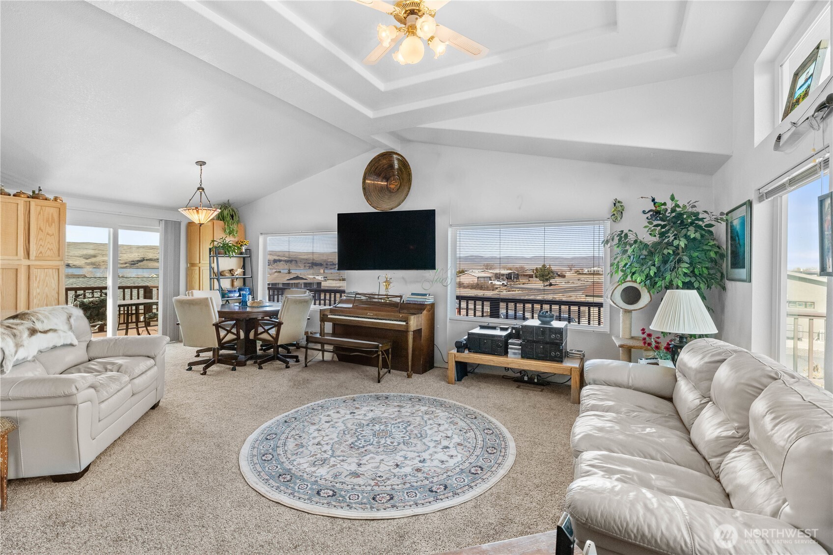 505 Desert Aire Dr SW