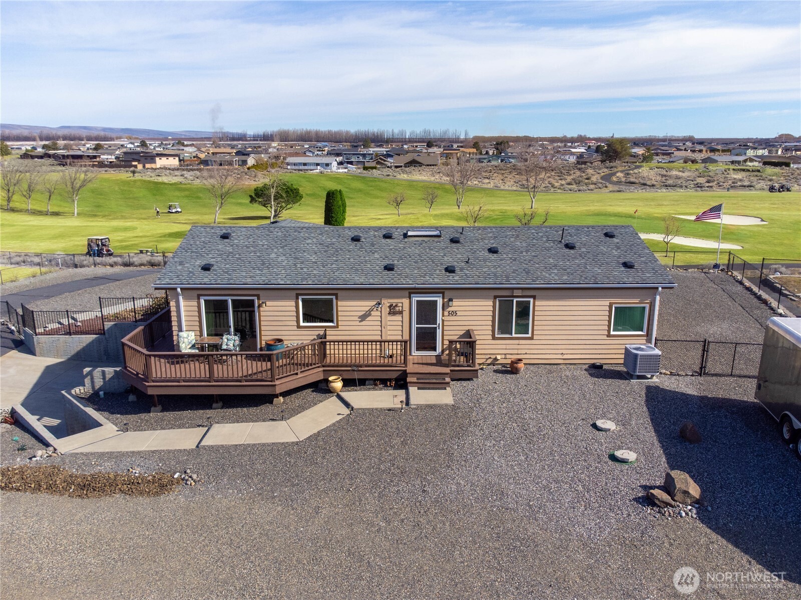 505 Desert Aire Dr SW