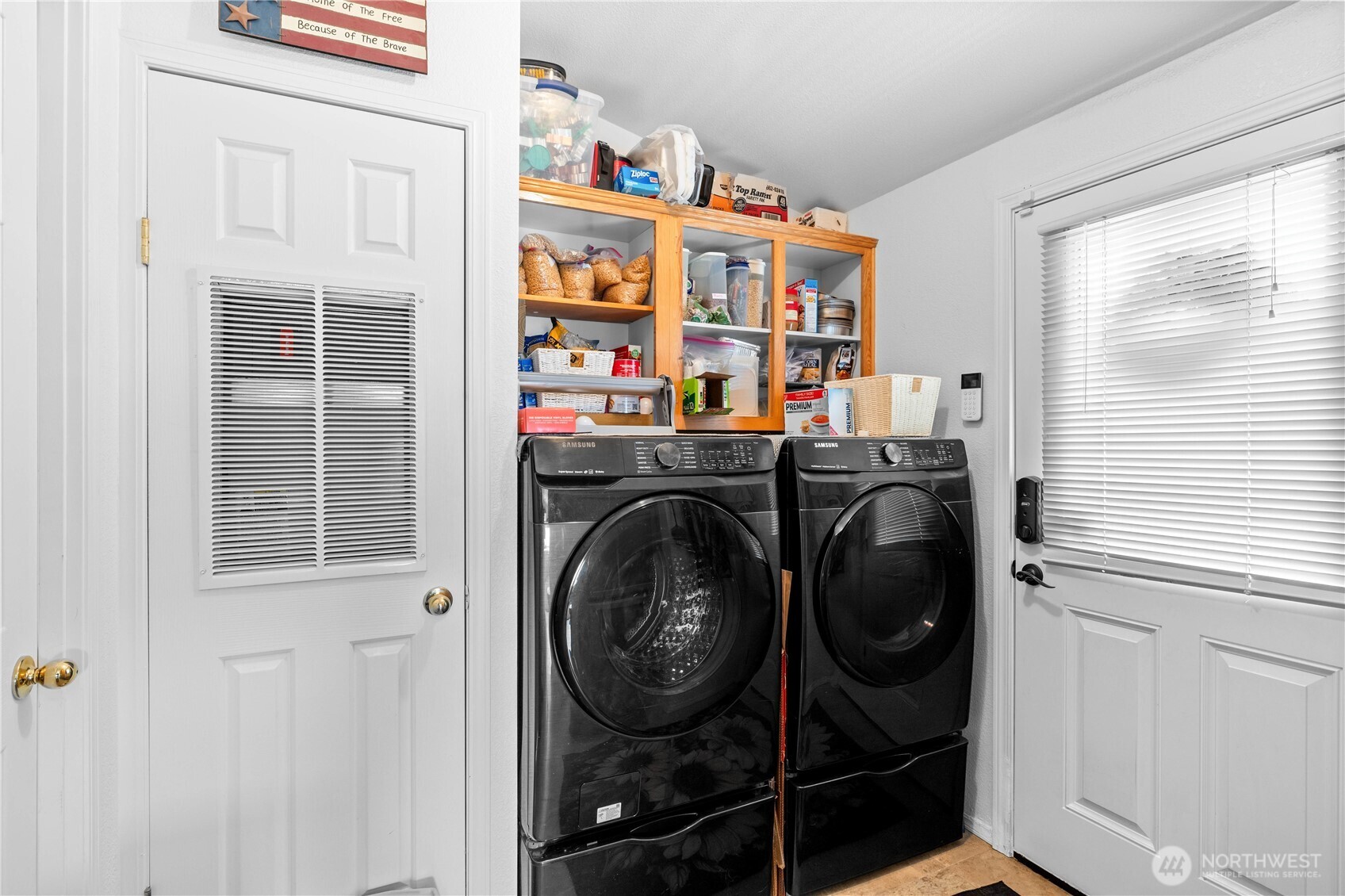 505 Desert Aire Dr SW