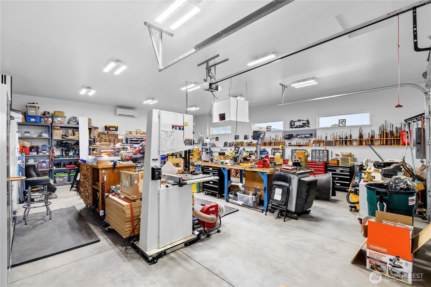 505 Desert Aire Dr SW