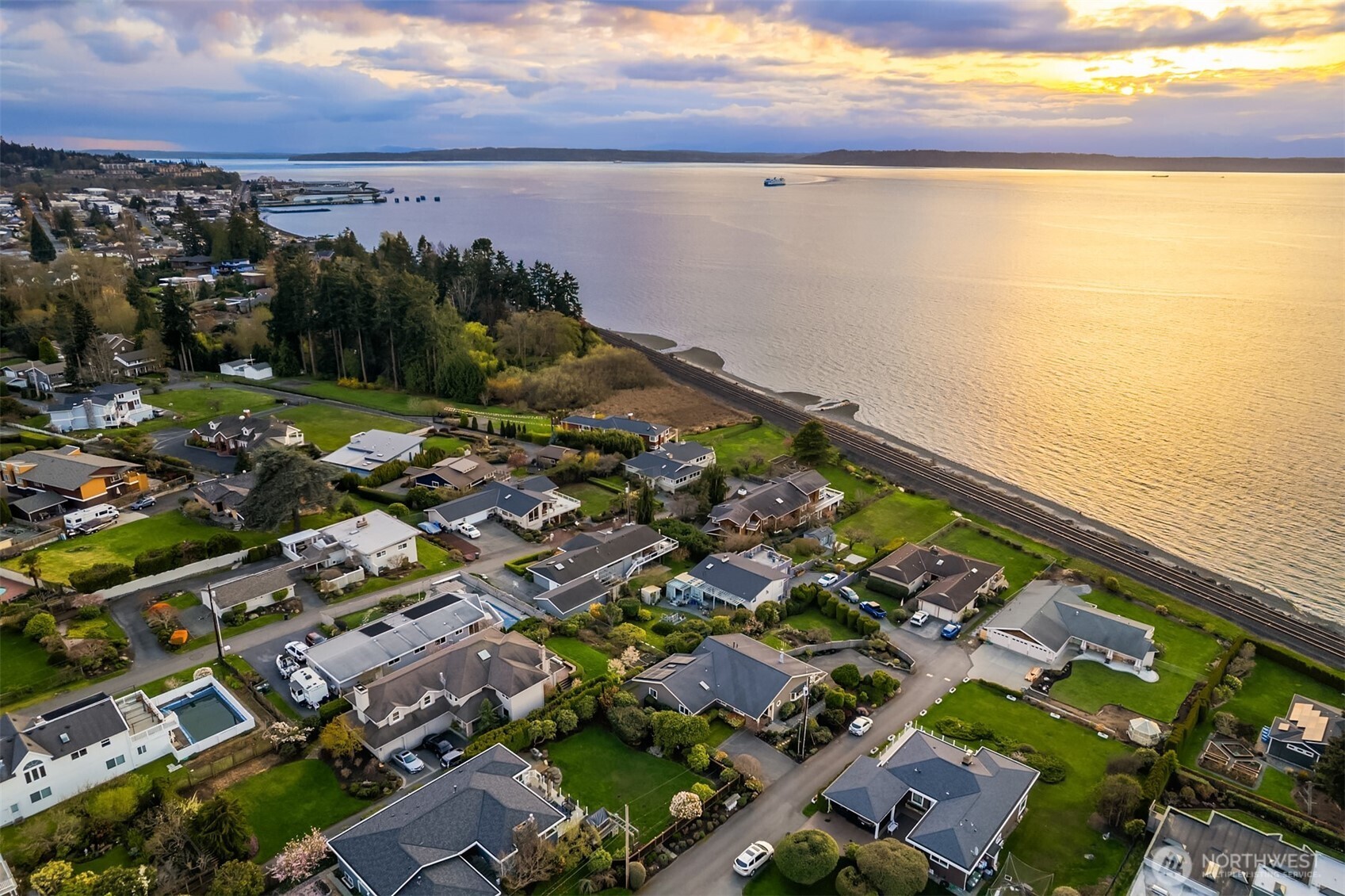 706 Driftwood Lane
