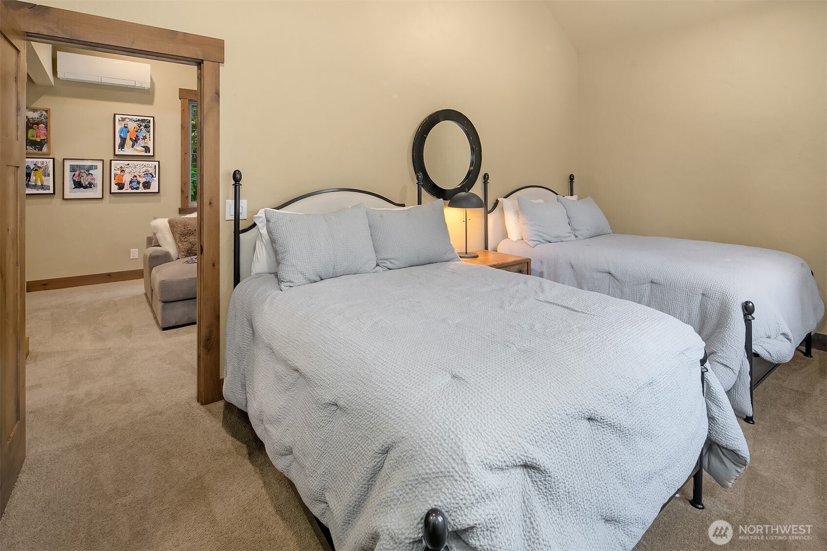 291 Ruby King Loop