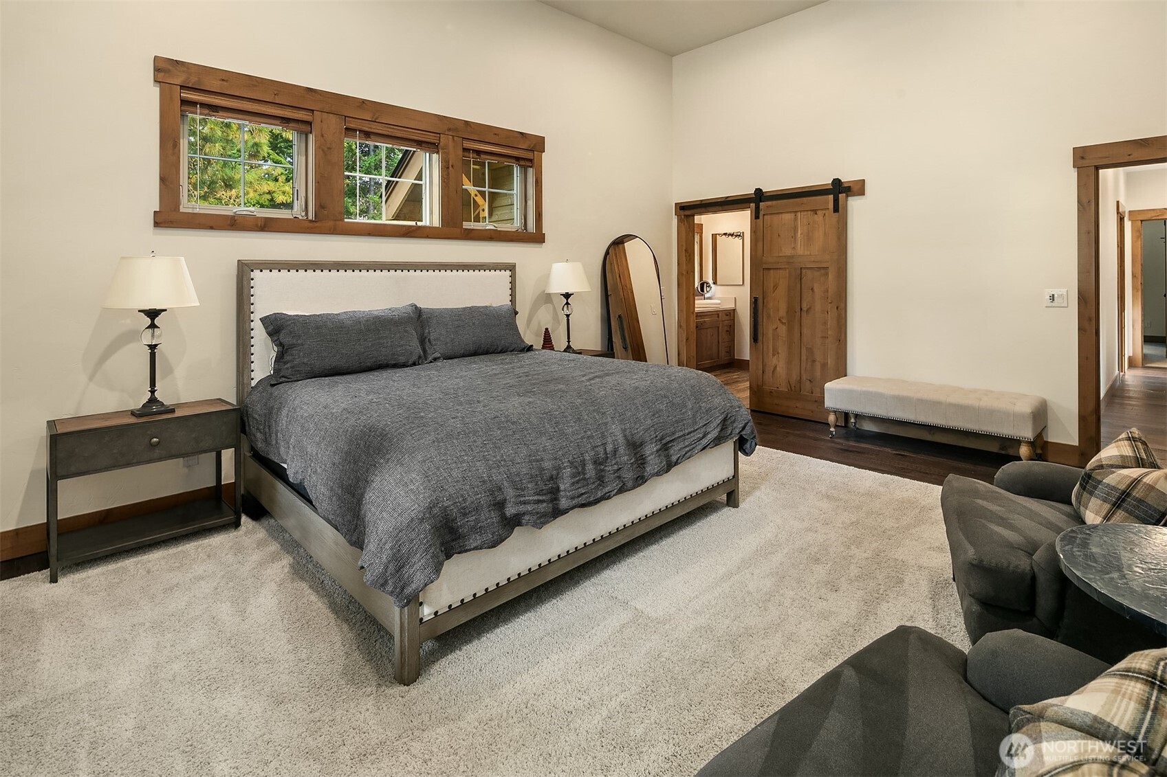 291 Ruby King Loop