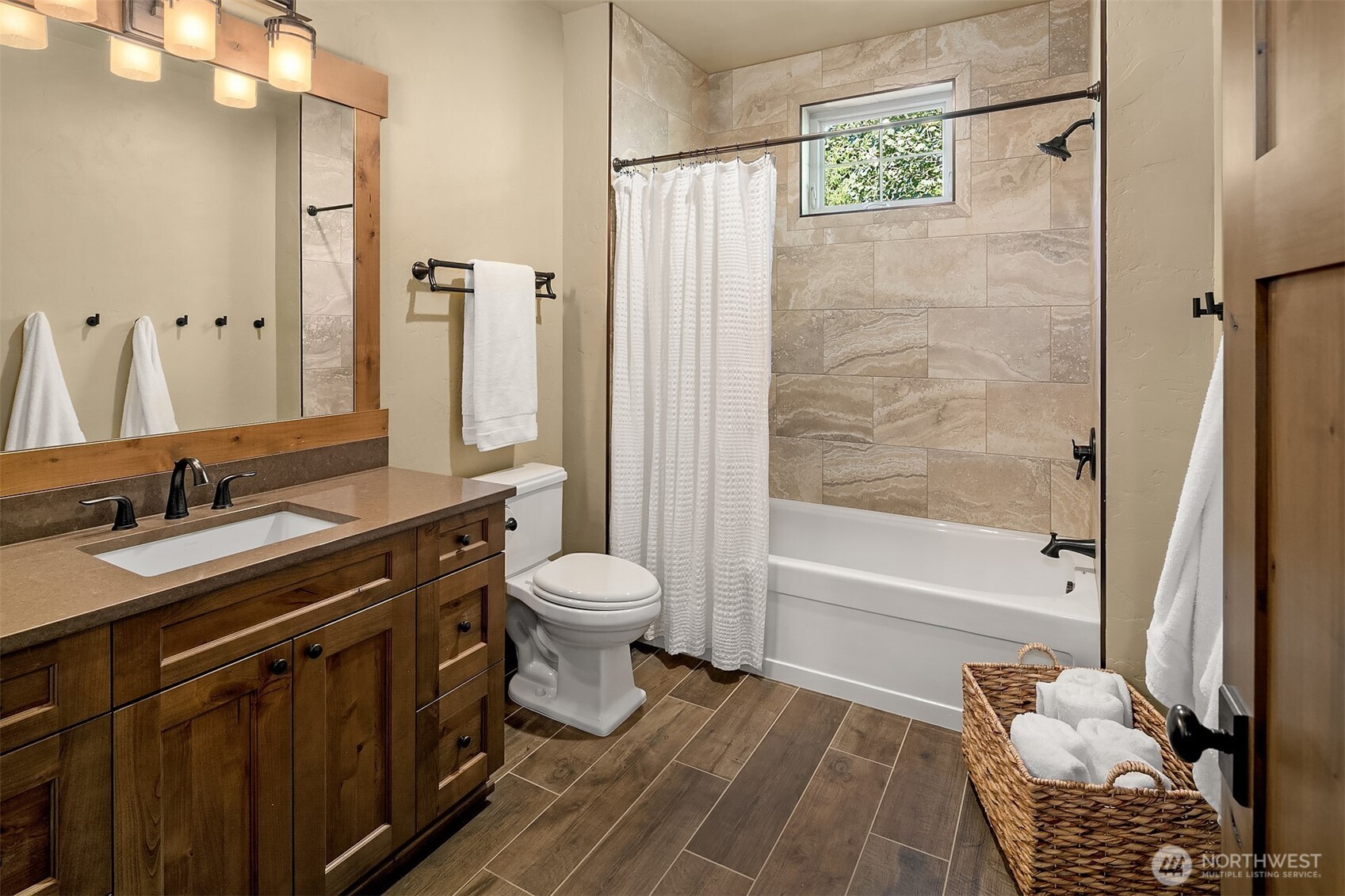 291 Ruby King Loop