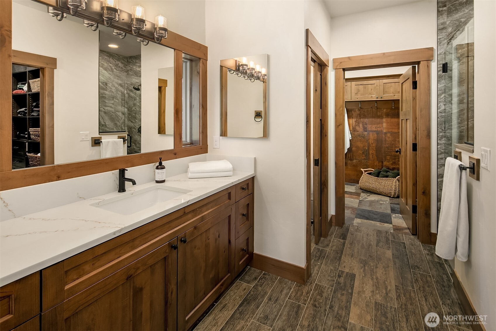 291 Ruby King Loop