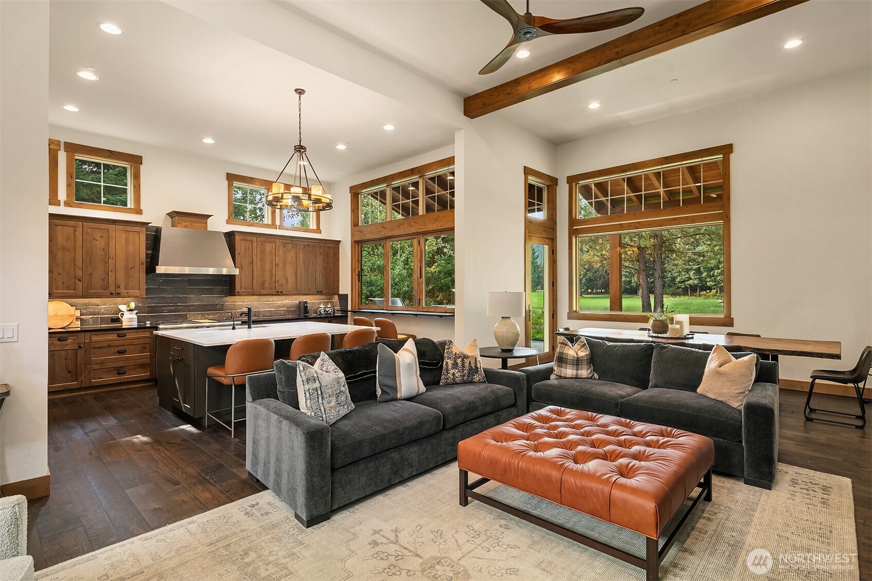 291 Ruby King Loop