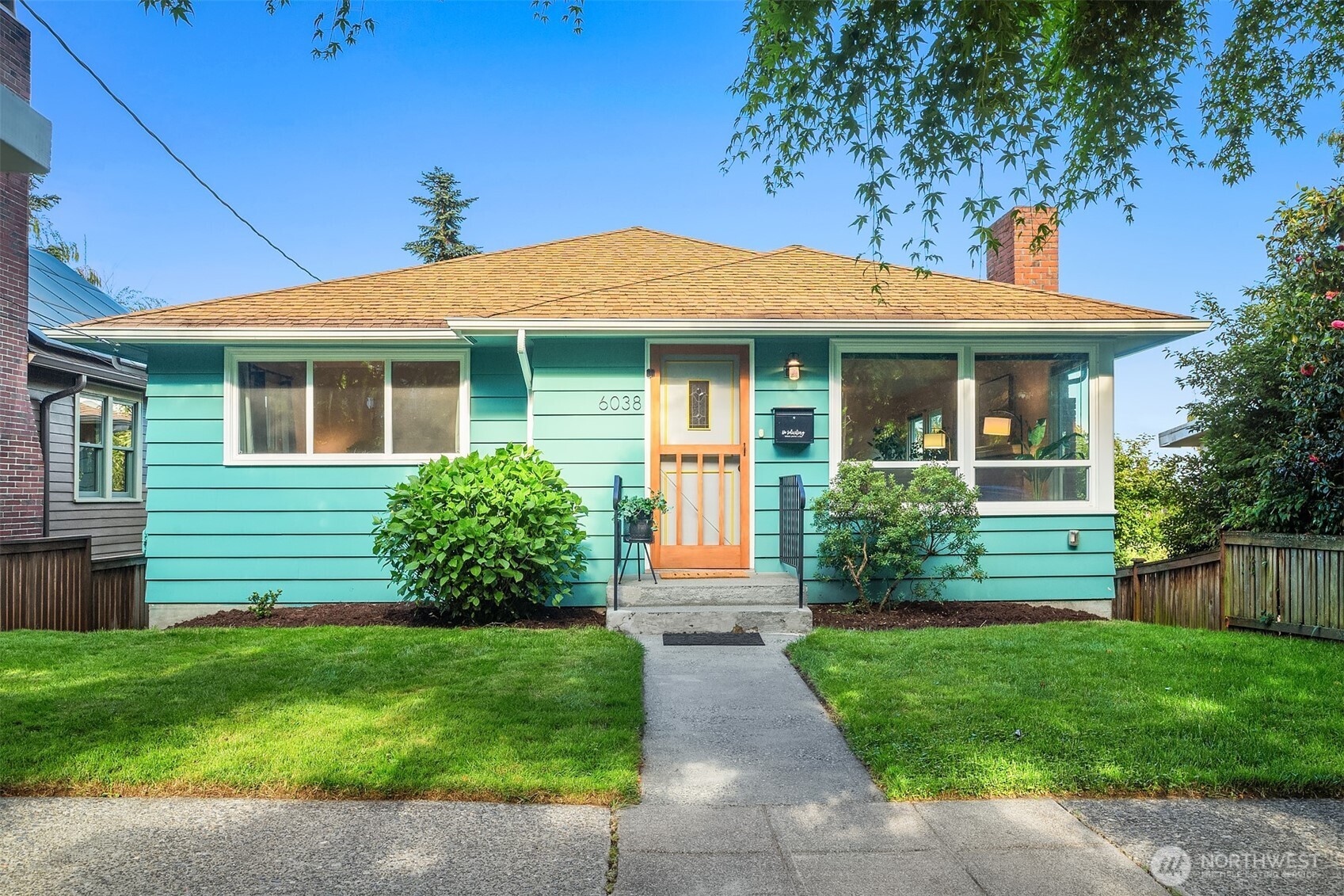 6038 36th Avenue NE
