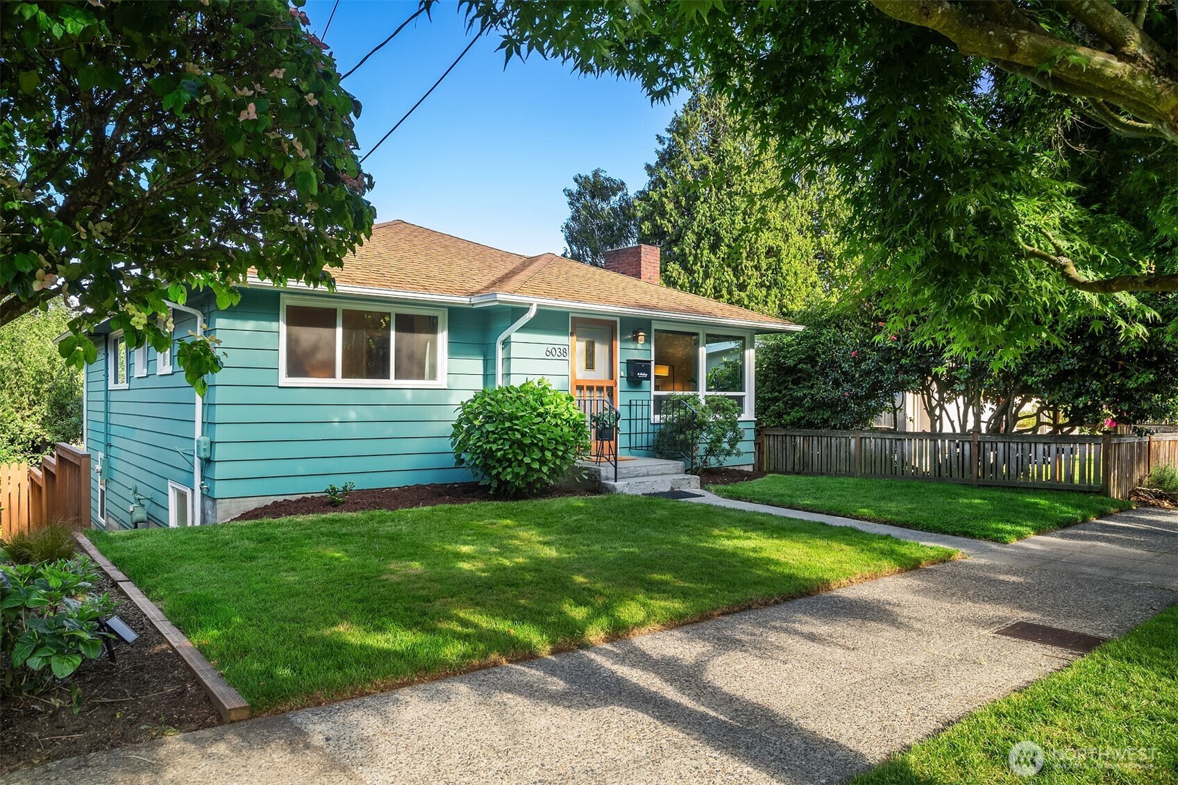 6038 36th Avenue NE