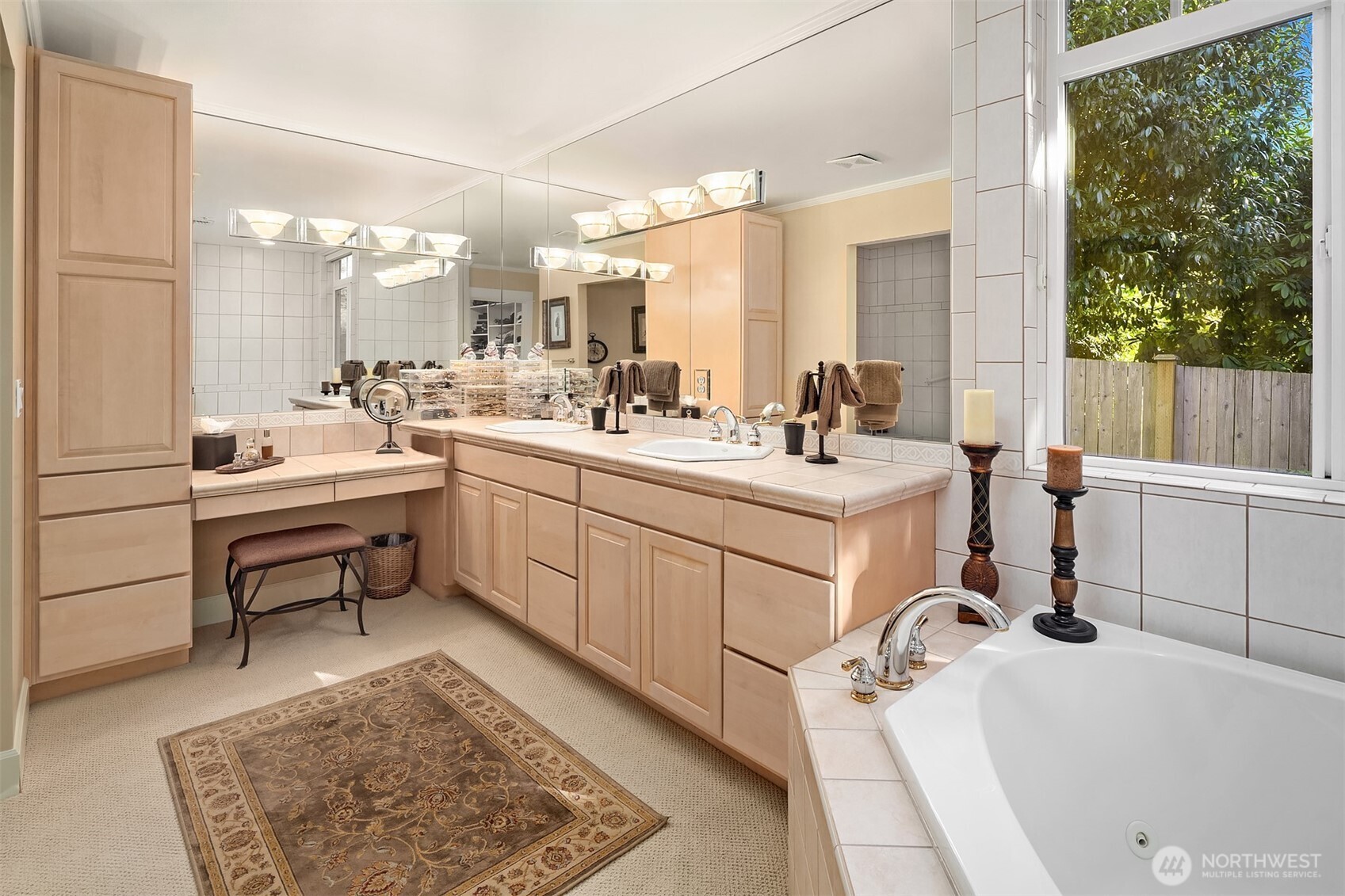 530 Walnut Street Unit: 100