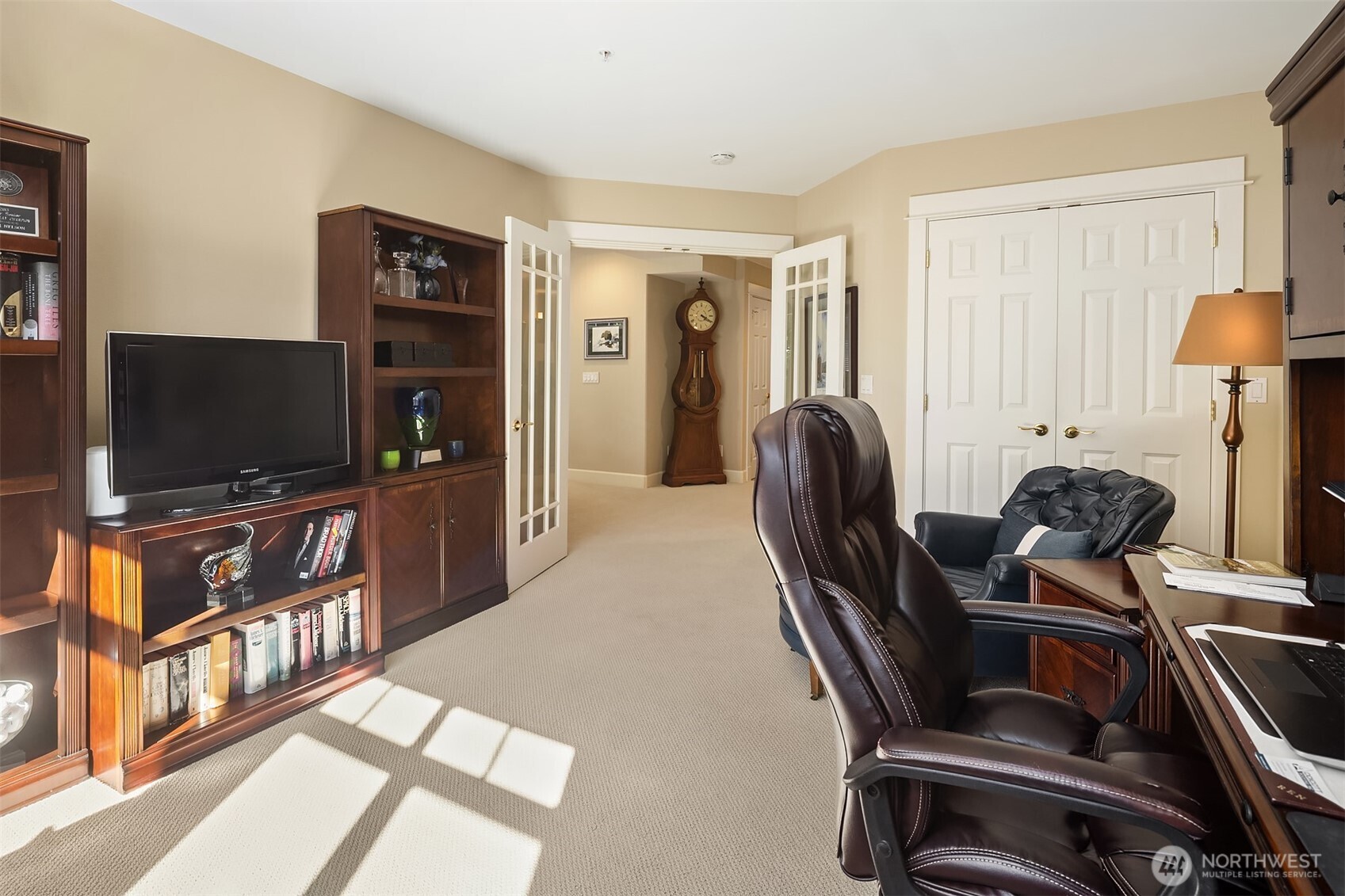 530 Walnut Street Unit: 100