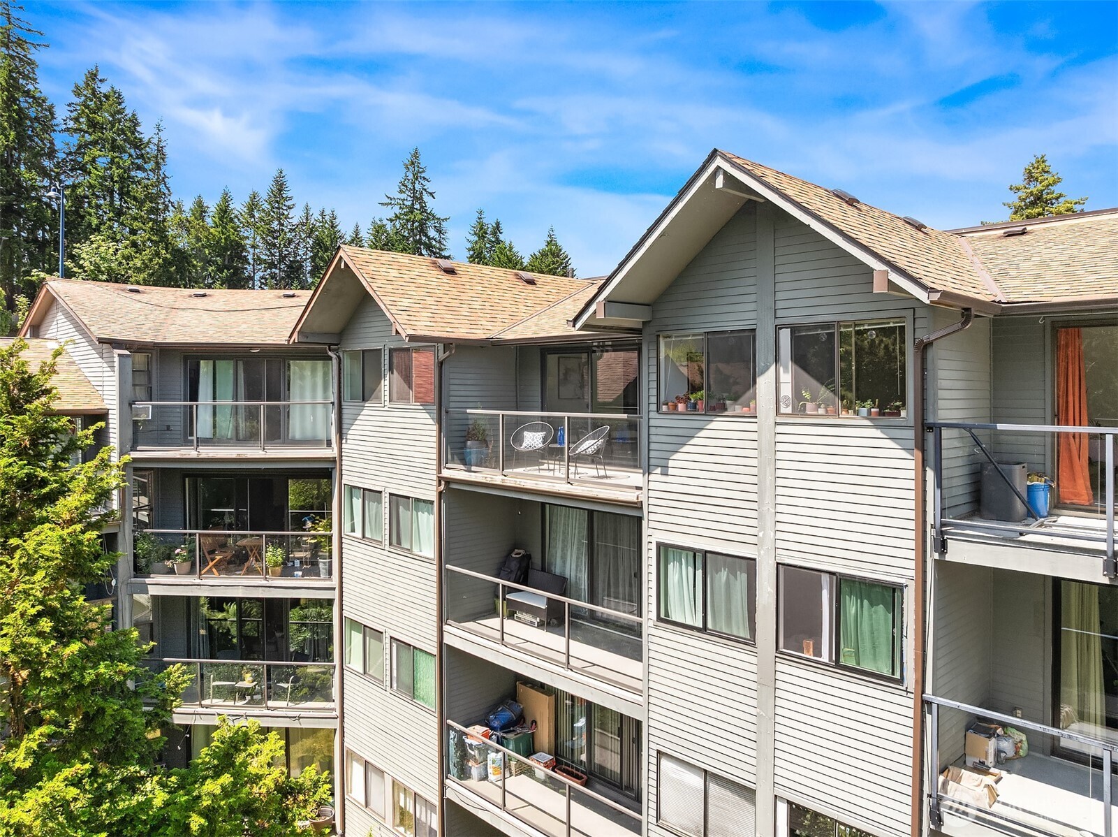 19428 Aurora Avenue N Unit: 427