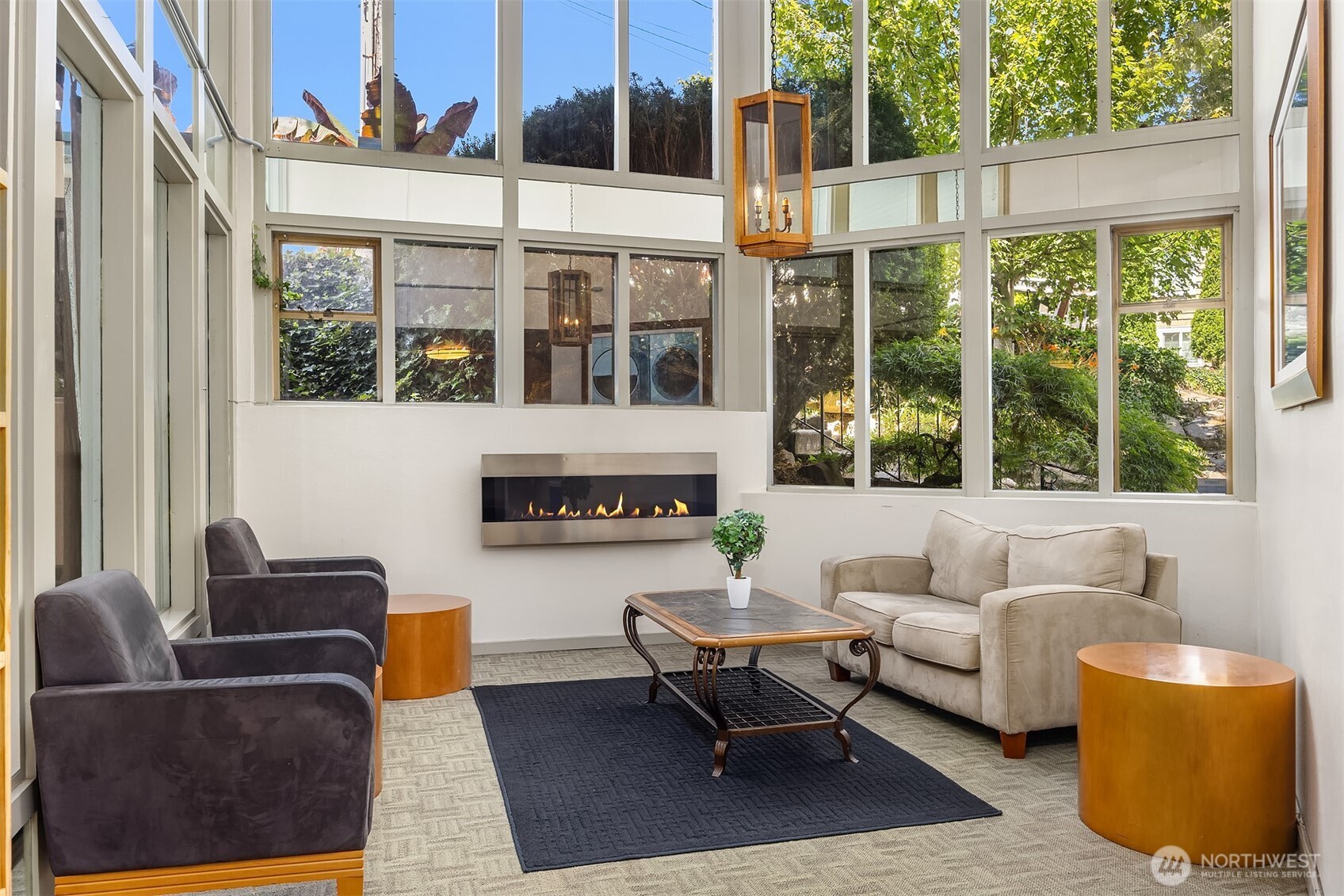 19428 Aurora Avenue N Unit: 427