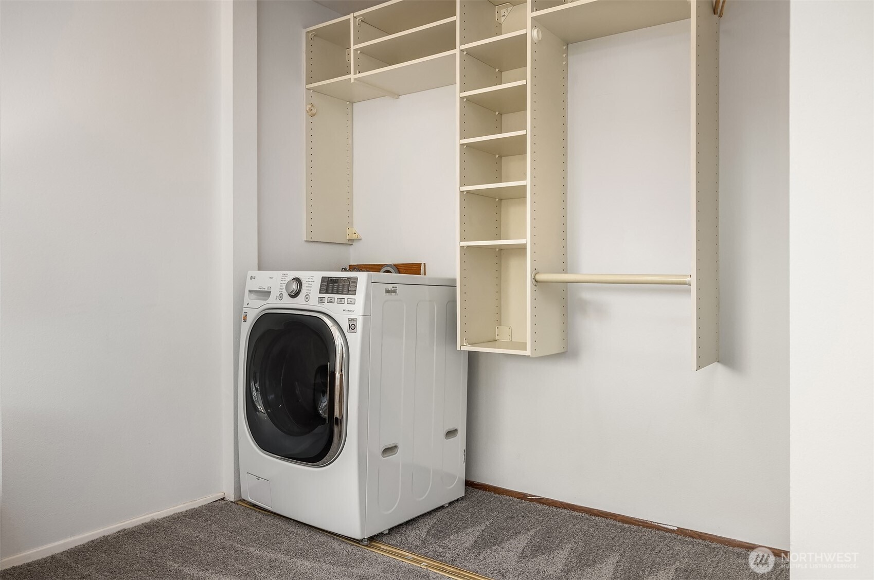 19428 Aurora Avenue N Unit: 427