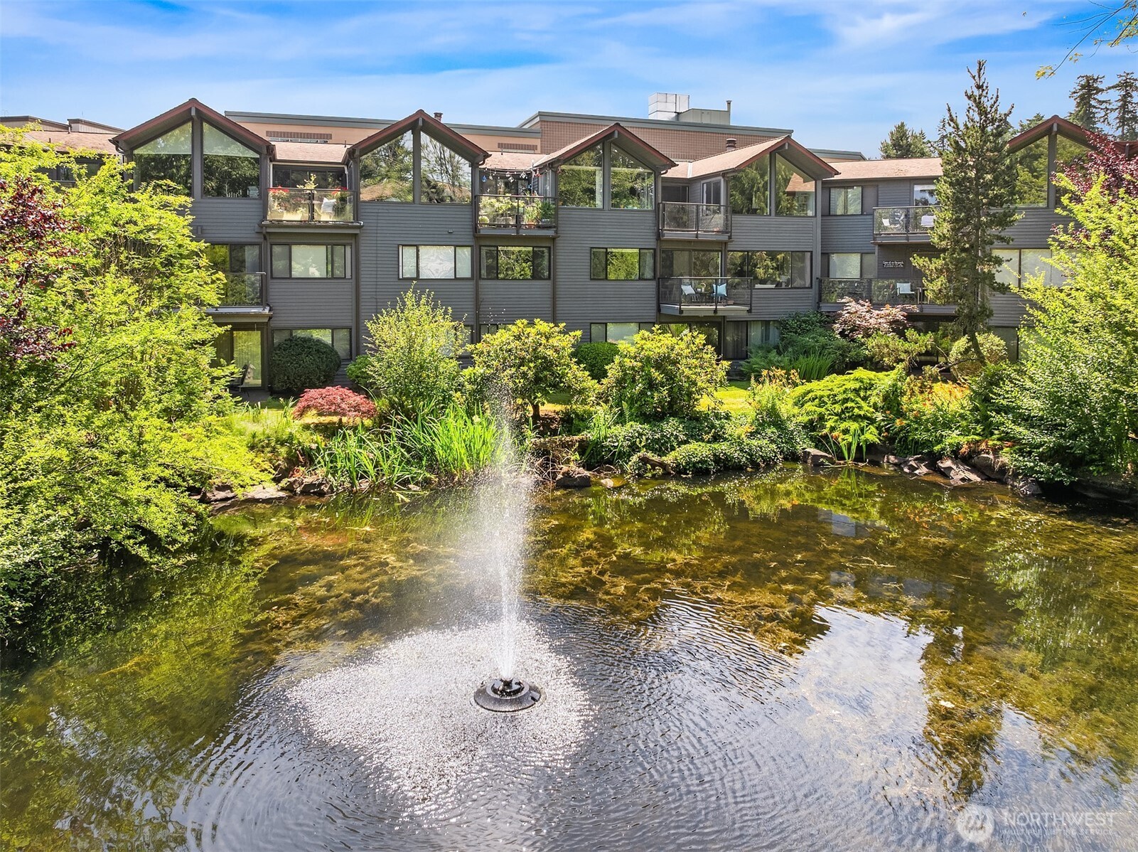 19428 Aurora Avenue N Unit: 427