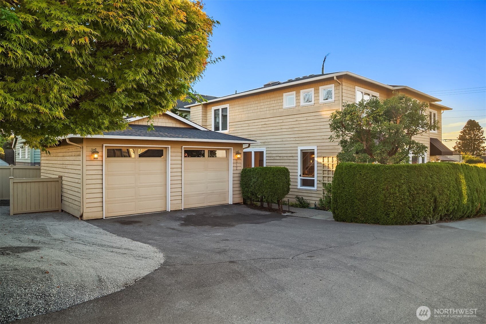 217 9th Avenue S