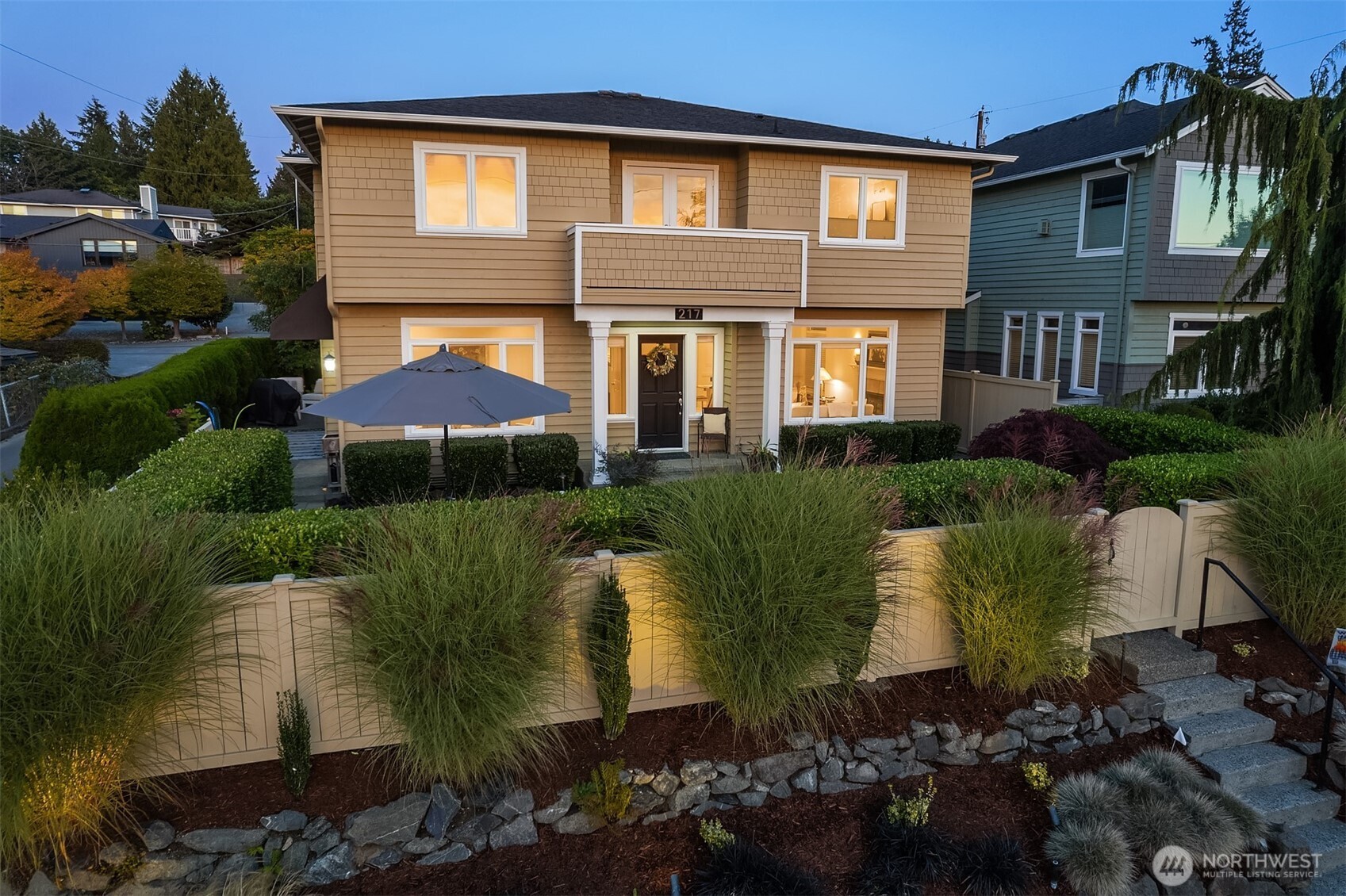 217 9th Avenue S