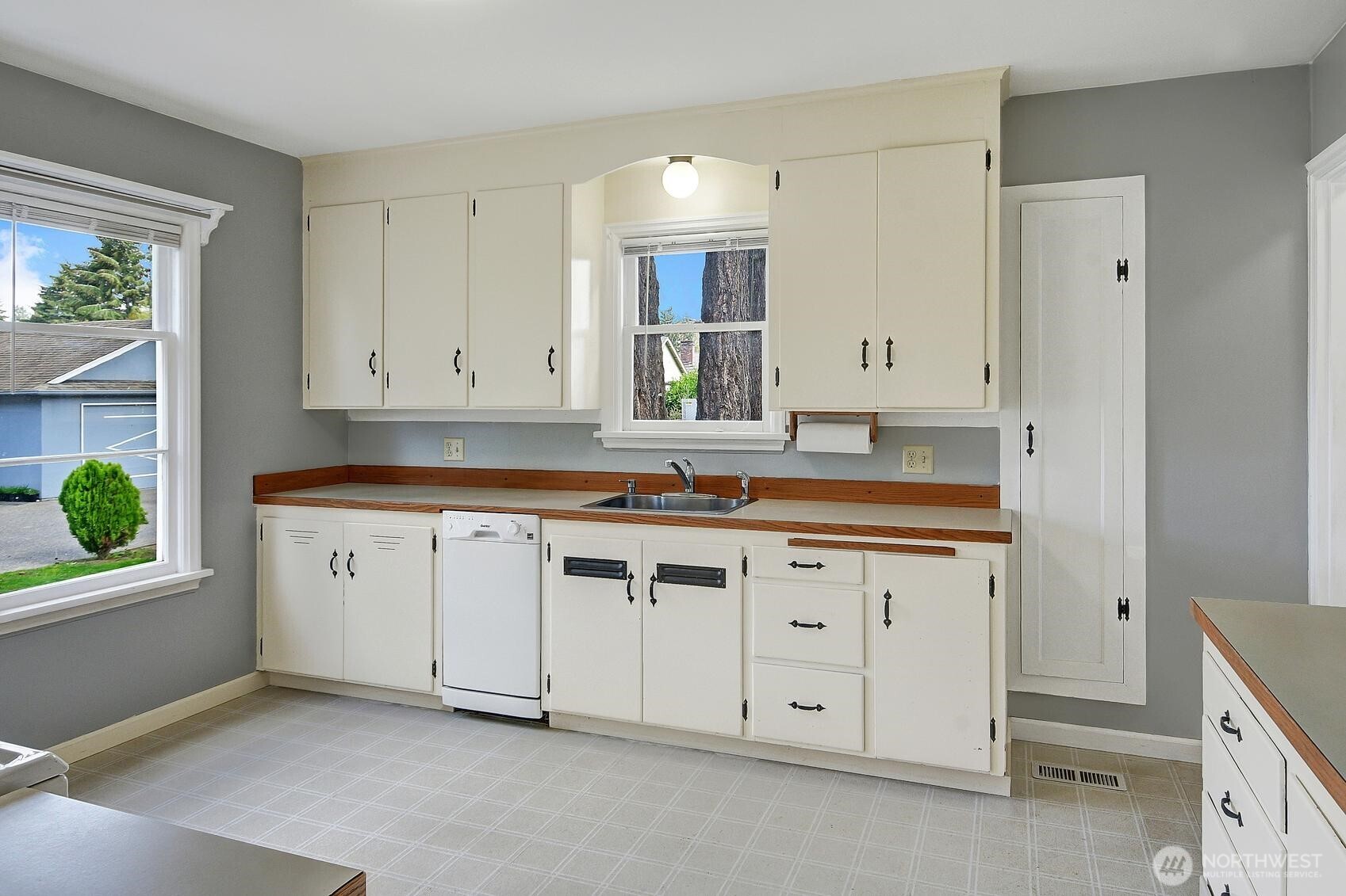 19330 20th Avenue NW