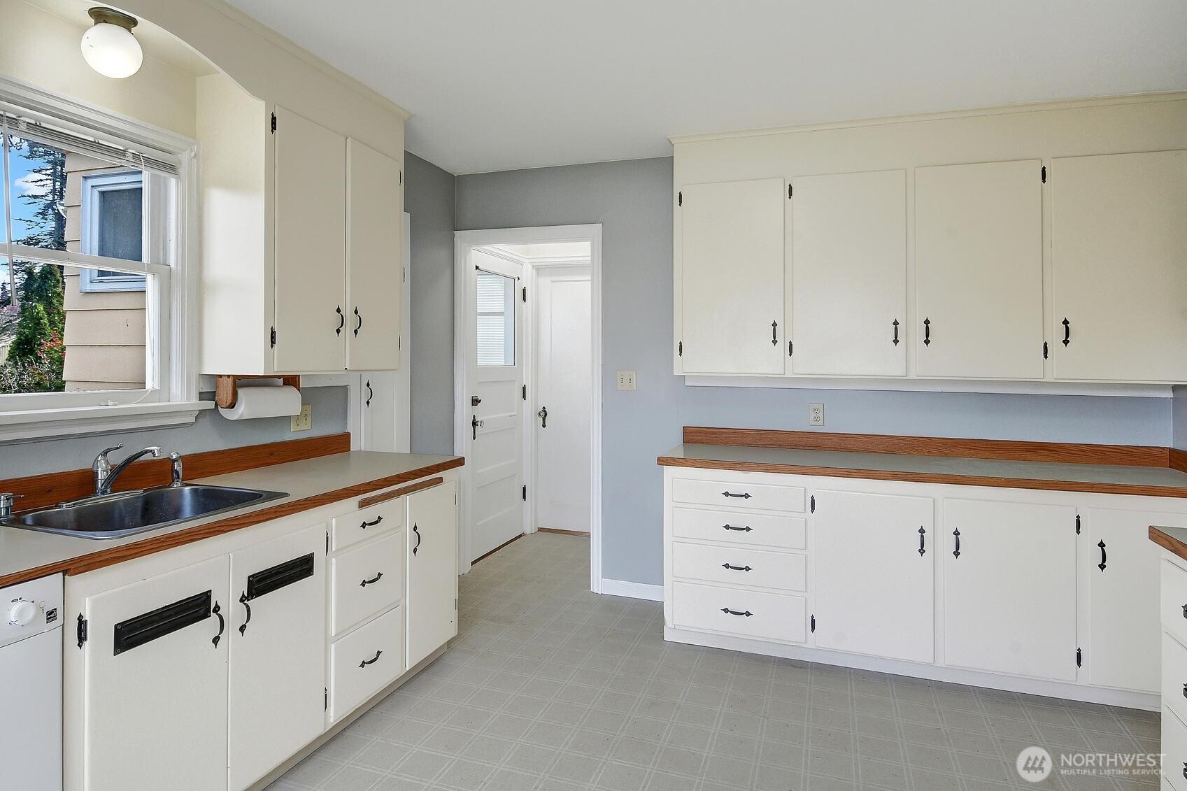 19330 20th Avenue NW