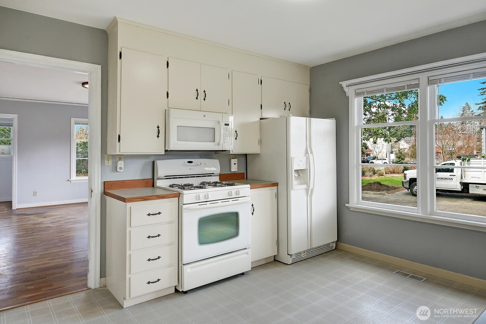 19330 20th Avenue NW