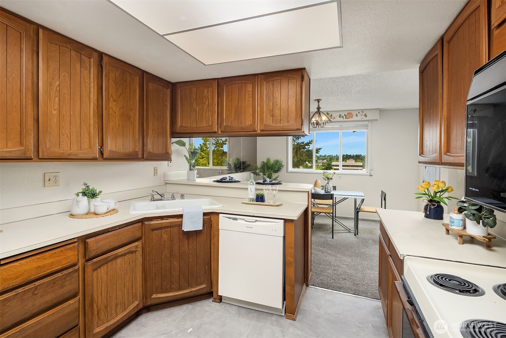 9710 5th Avenue NE Unit: 503