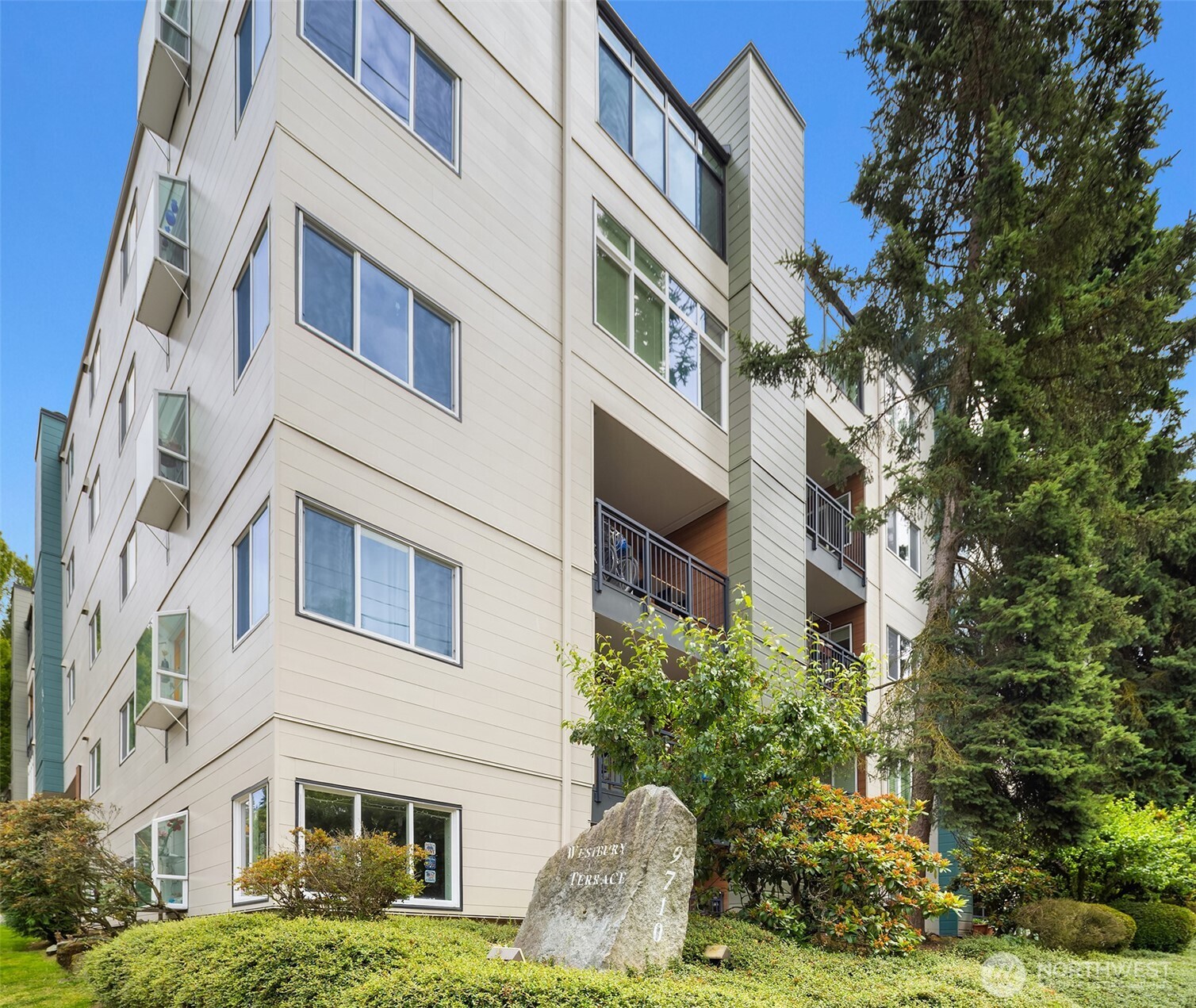 9710 5th Avenue NE Unit: 503