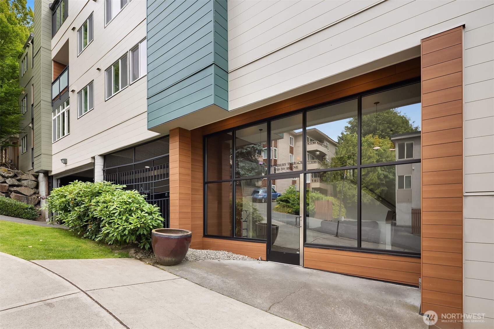 9710 5th Avenue NE Unit: 503