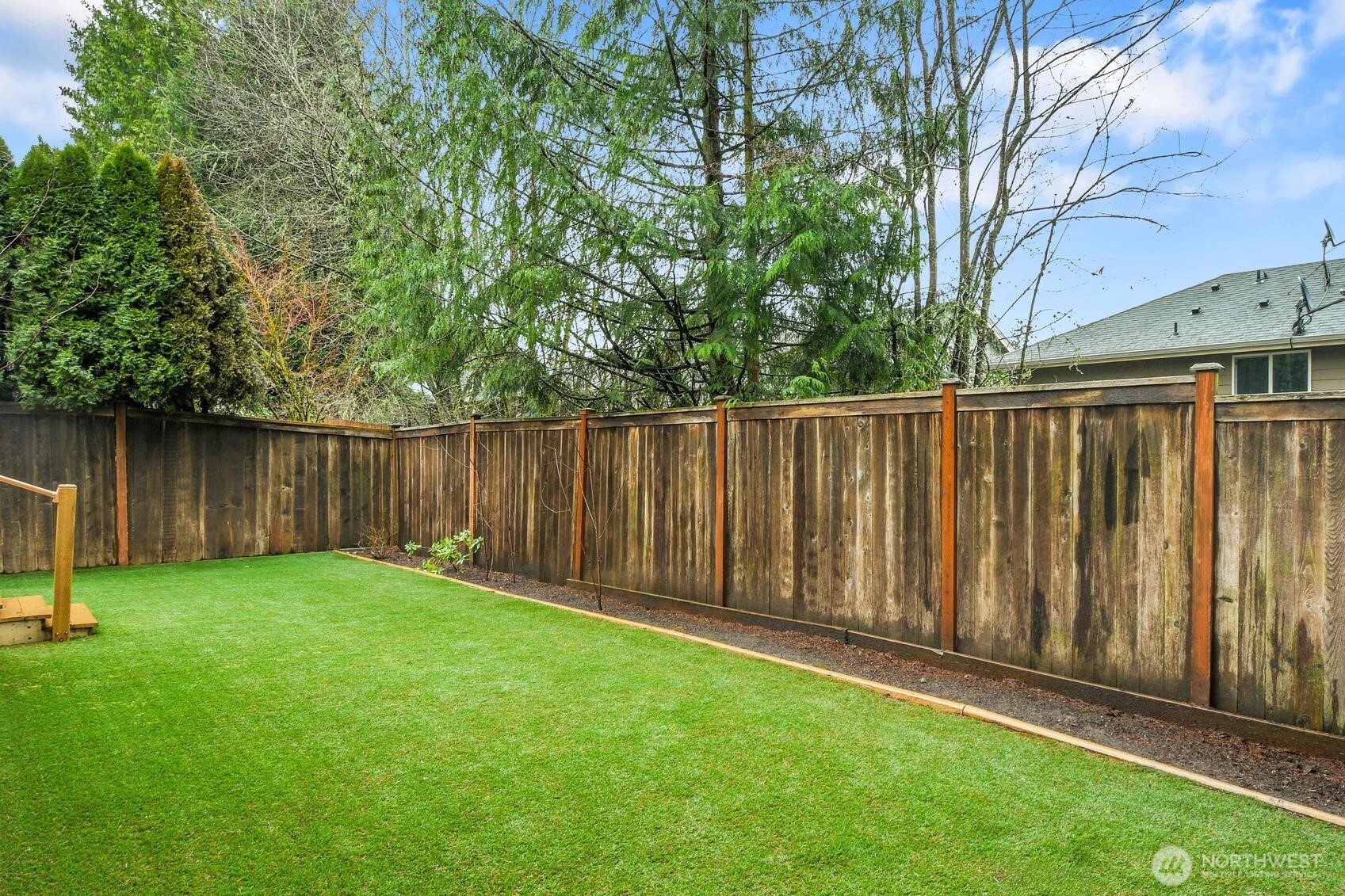 20310 Hollyhills Drive NE