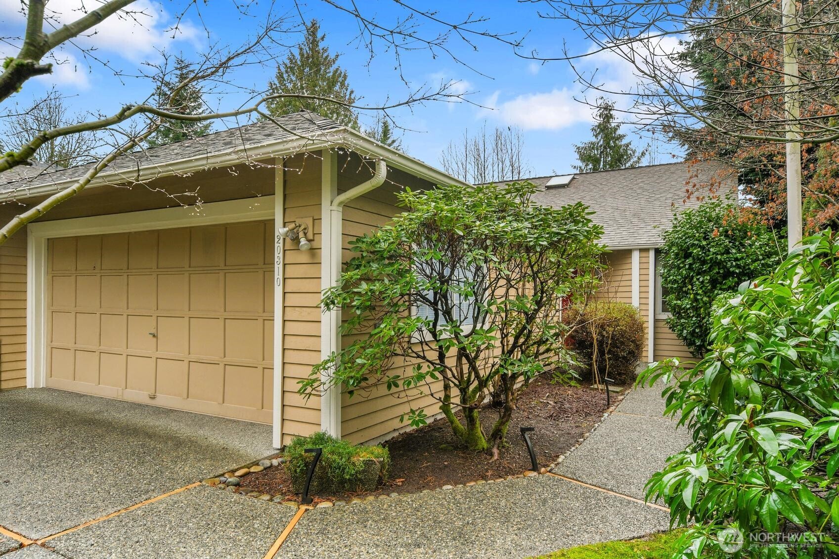 20310 Hollyhills Drive NE