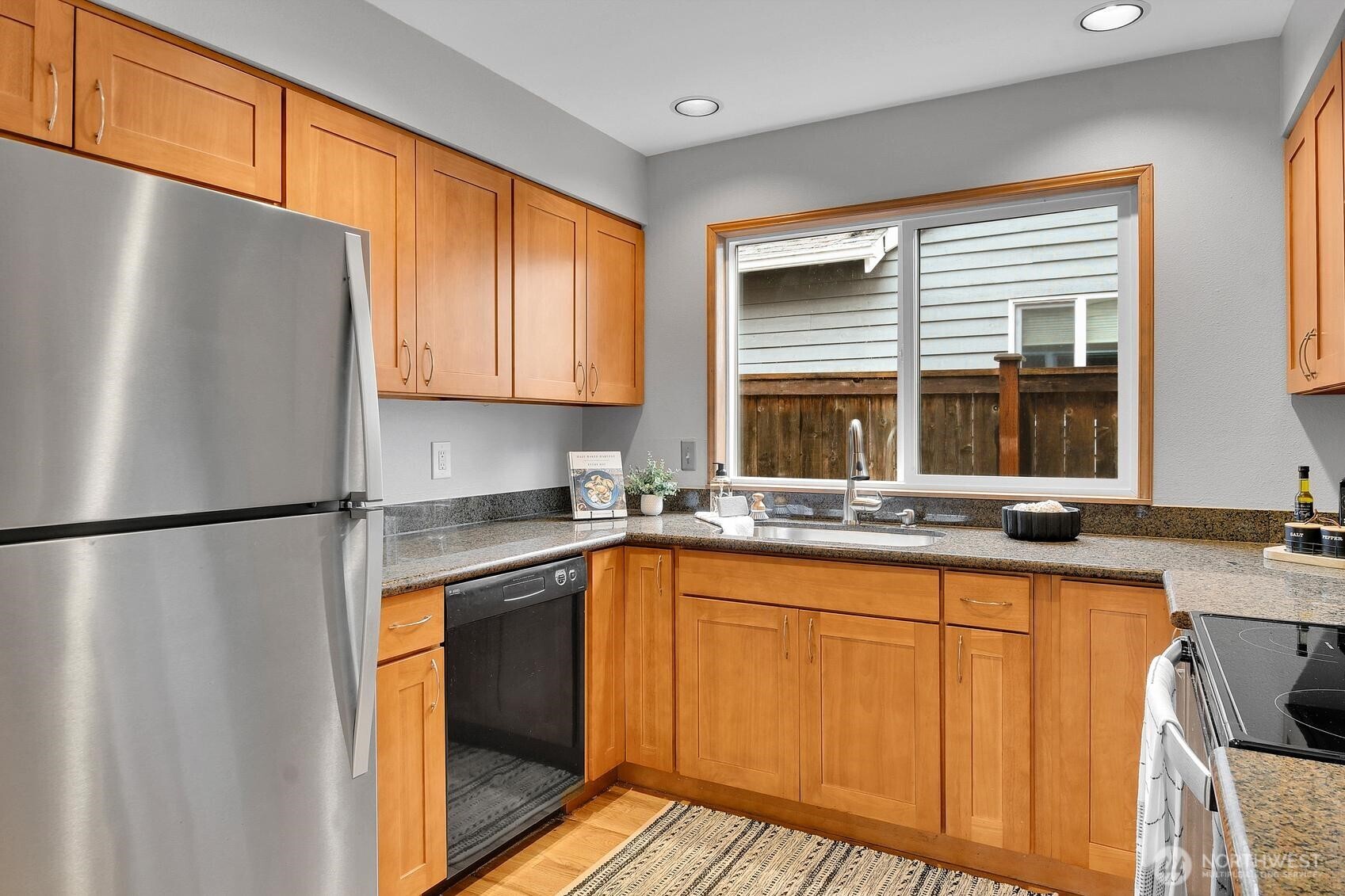 20310 Hollyhills Drive NE