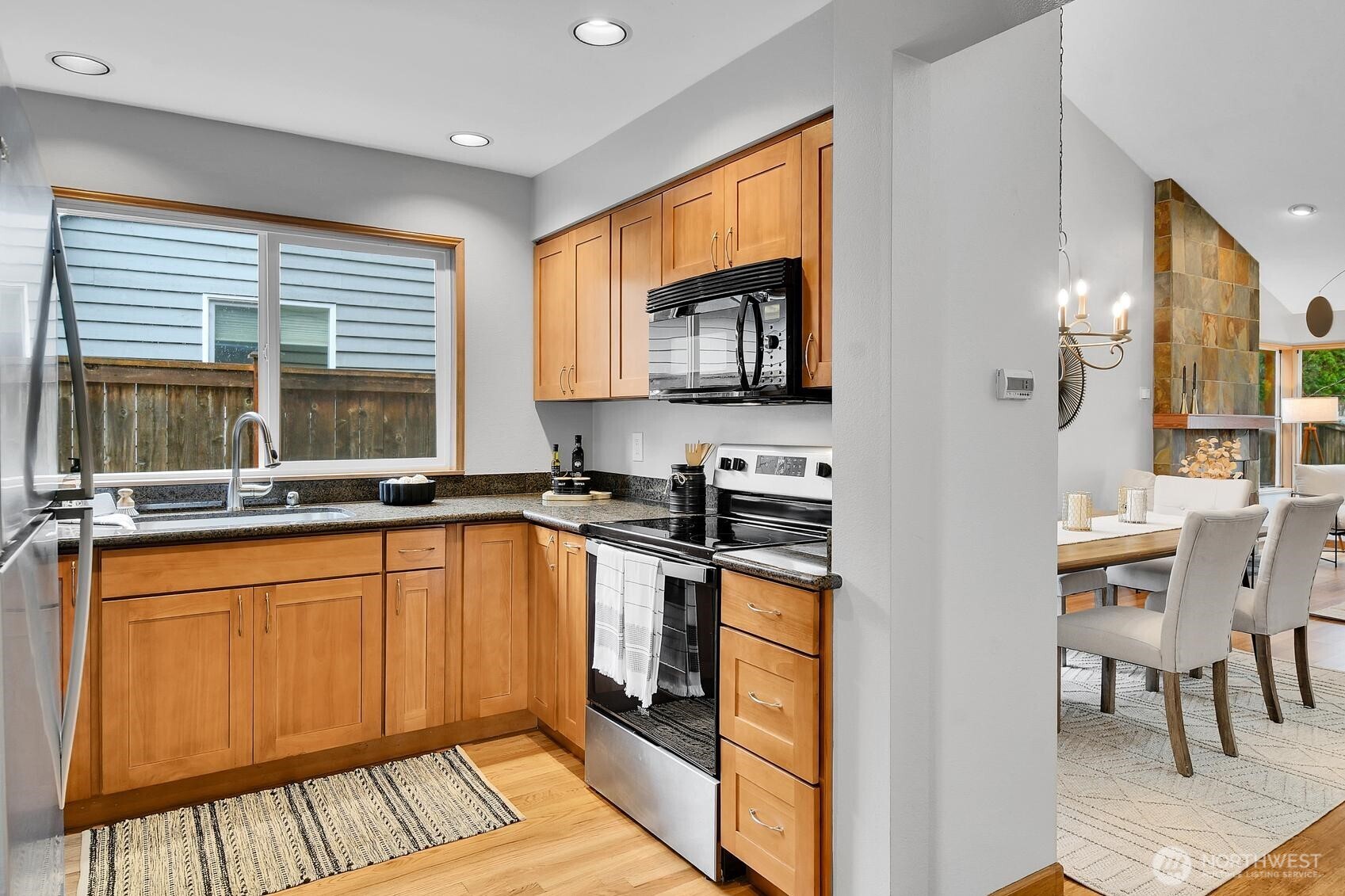 20310 Hollyhills Drive NE