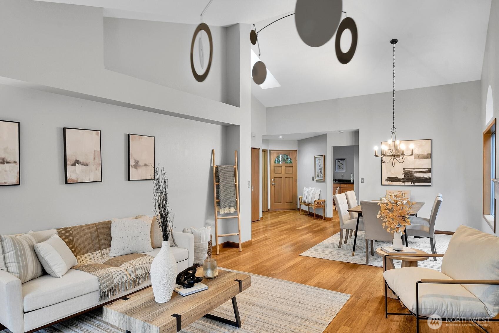 20310 Hollyhills Drive NE