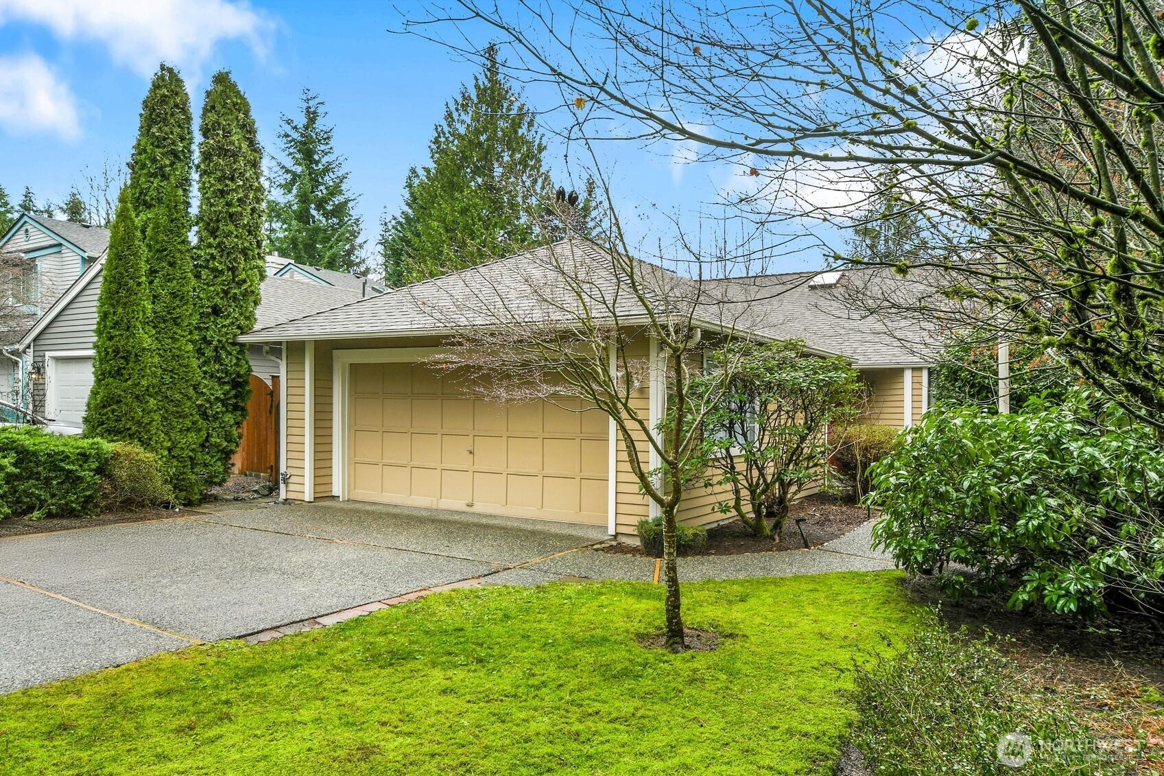 20310 Hollyhills Drive NE