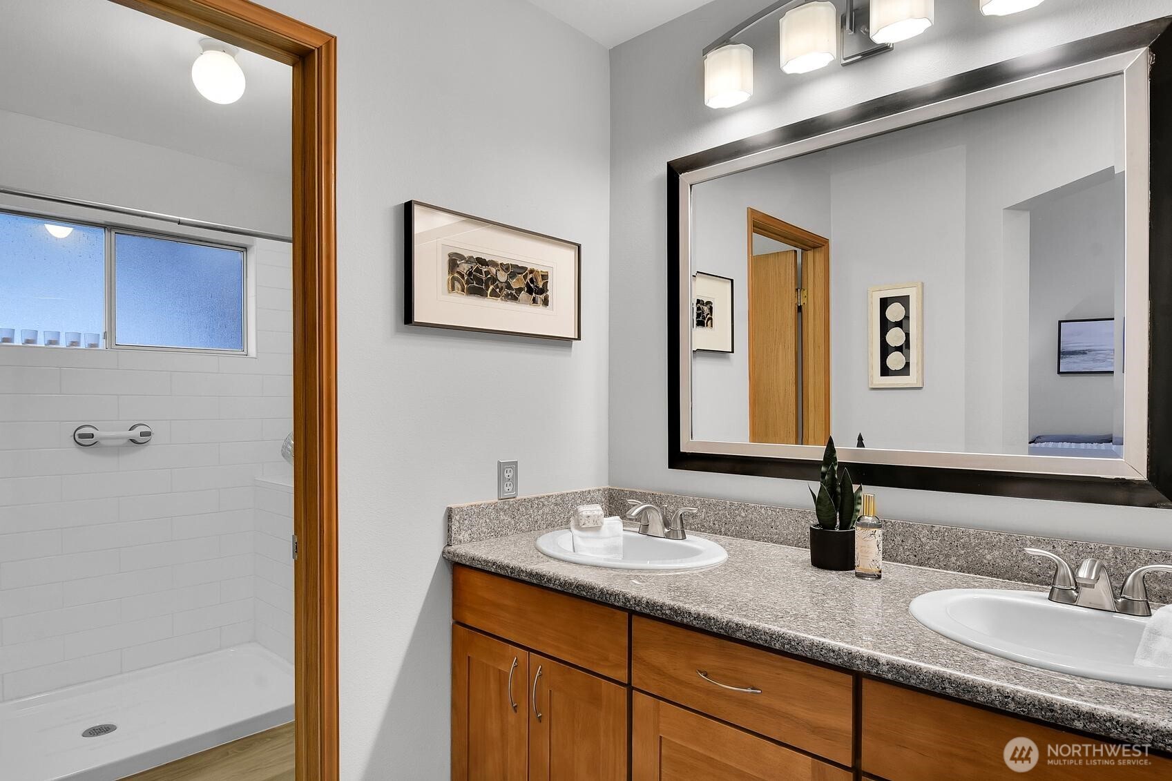 20310 Hollyhills Drive NE