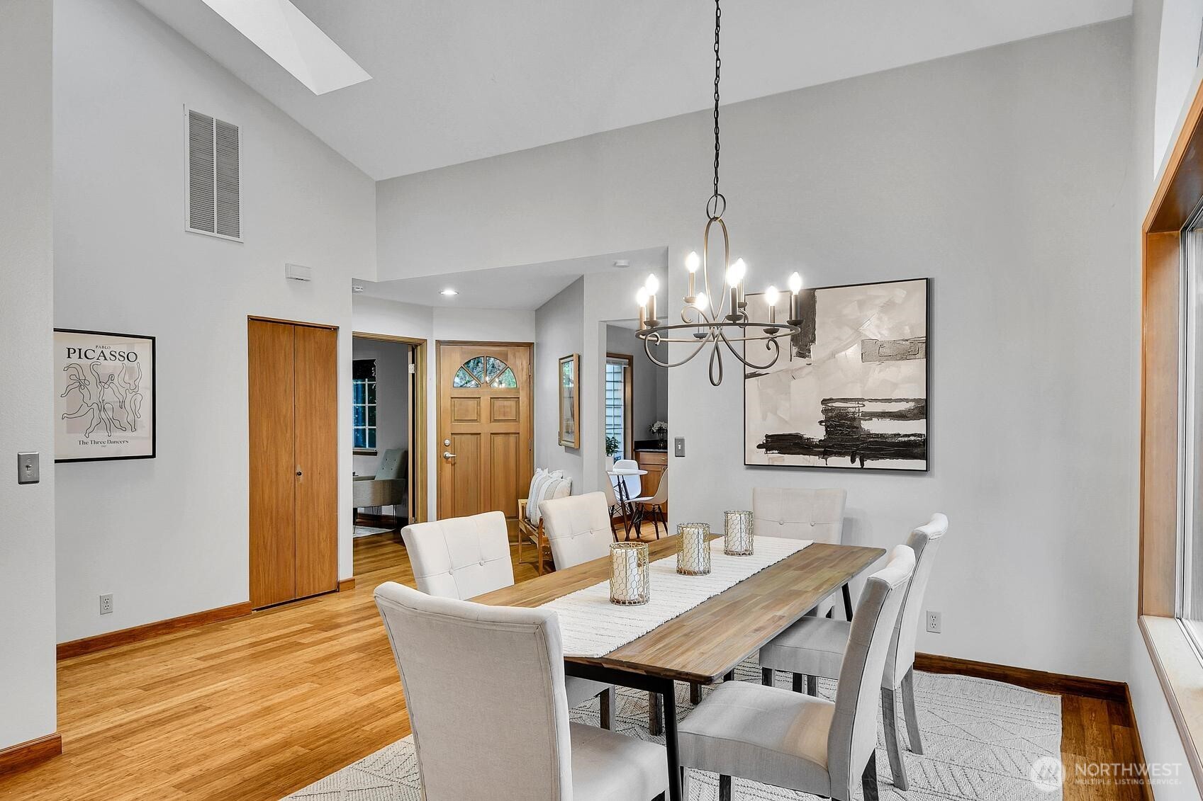 20310 Hollyhills Drive NE