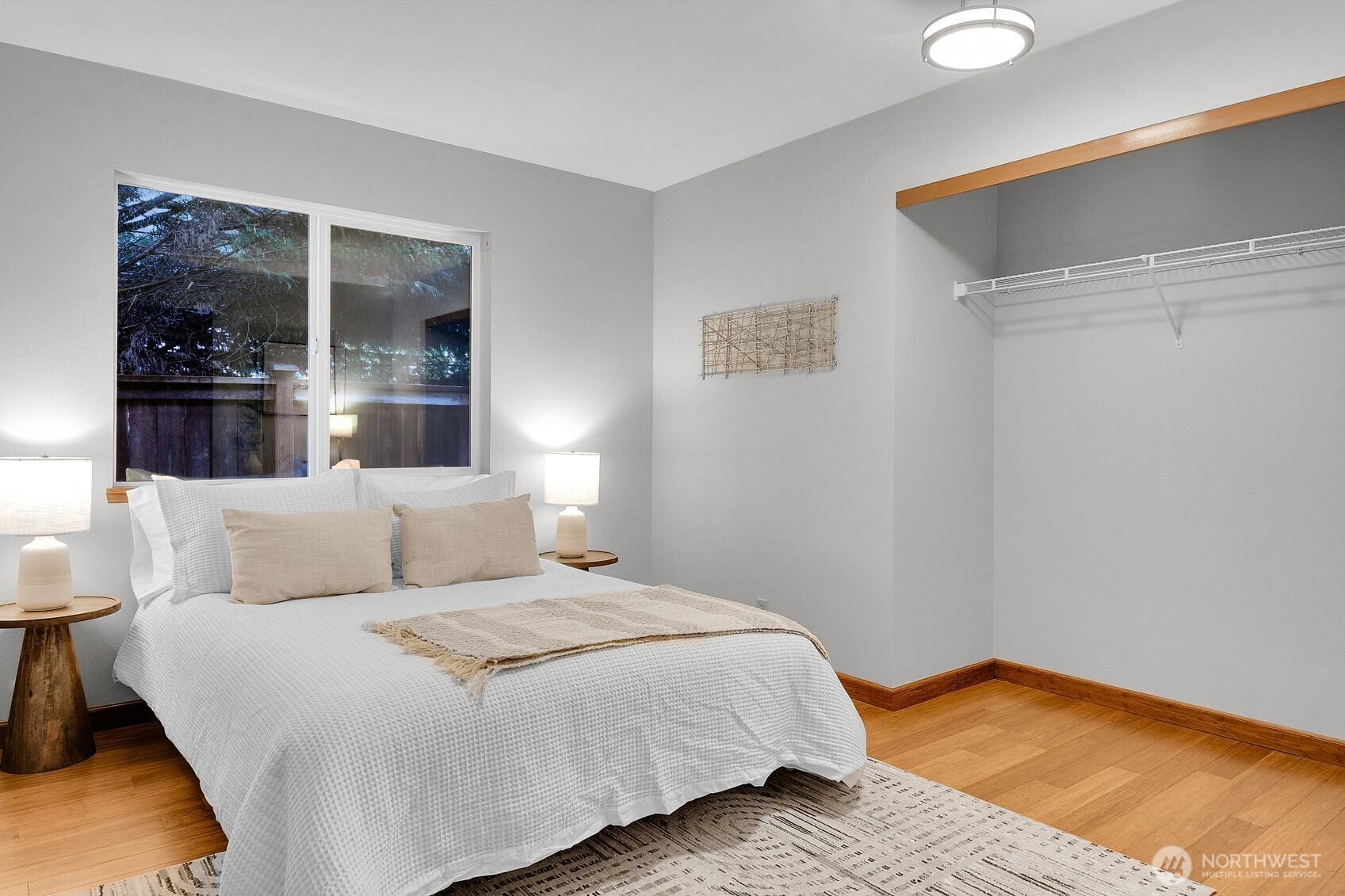 20310 Hollyhills Drive NE